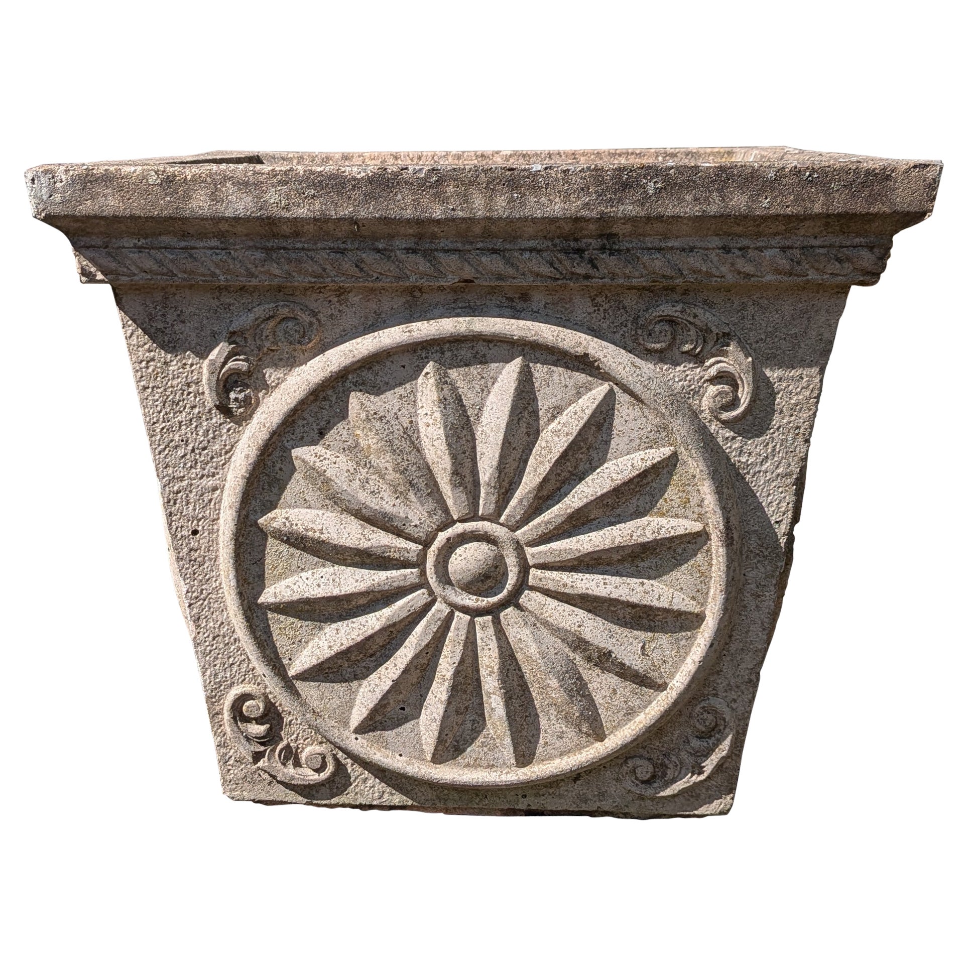 Jardiniere / Jardinière britannique en pierre moulée en vente