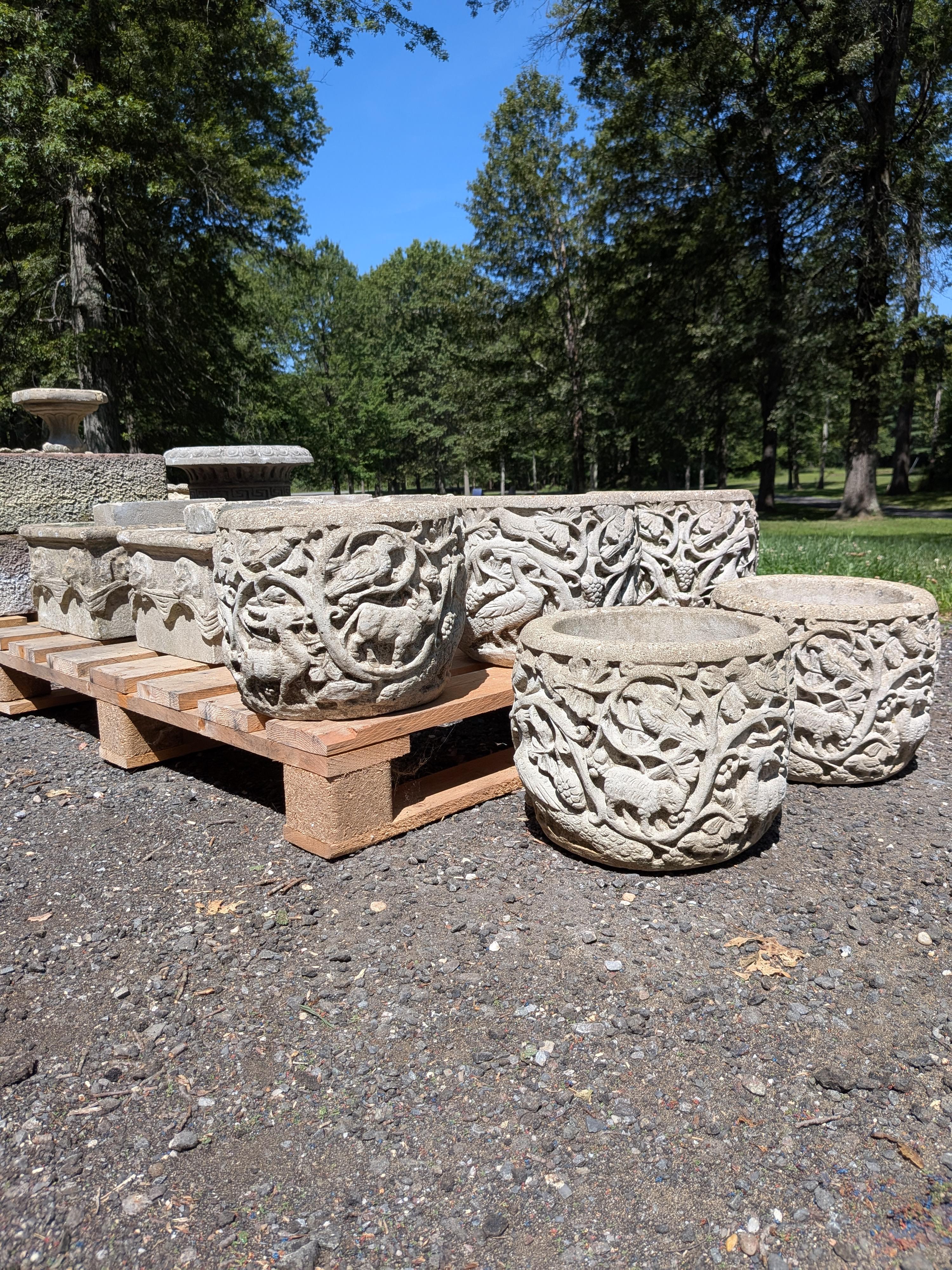**4 VASI RIMANENTI**

5 autentici vasi da giardino / fioriere / contenitori vintage / antichi britannici.

**IL PREZZO SI INTENDE PER FIORIERA**

Dimensioni:
Diametro esterno 12,25
Diametro interno di 9