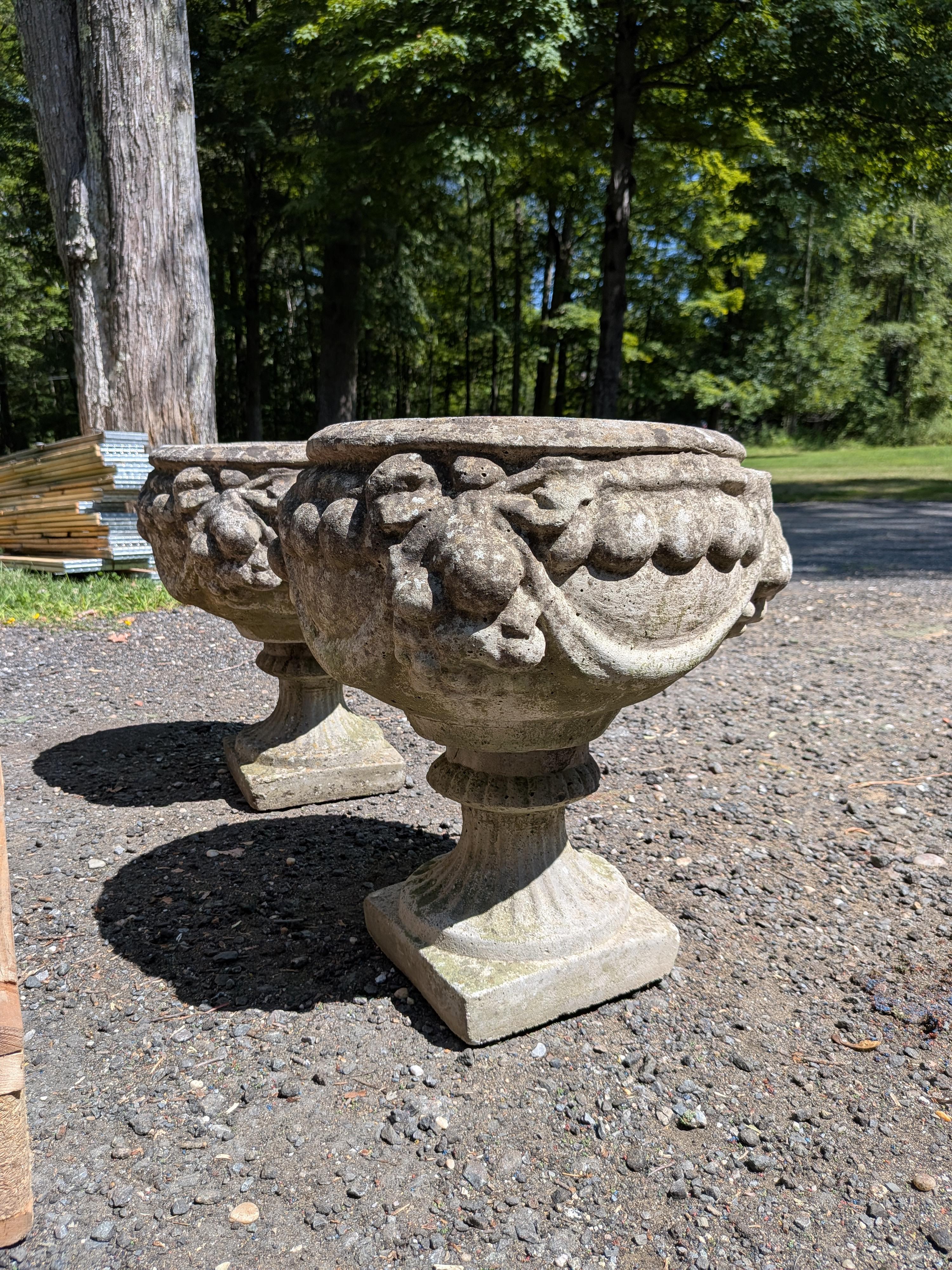 Britannico Fioriere in pietra fusa britanniche / Jardinieres in vendita
