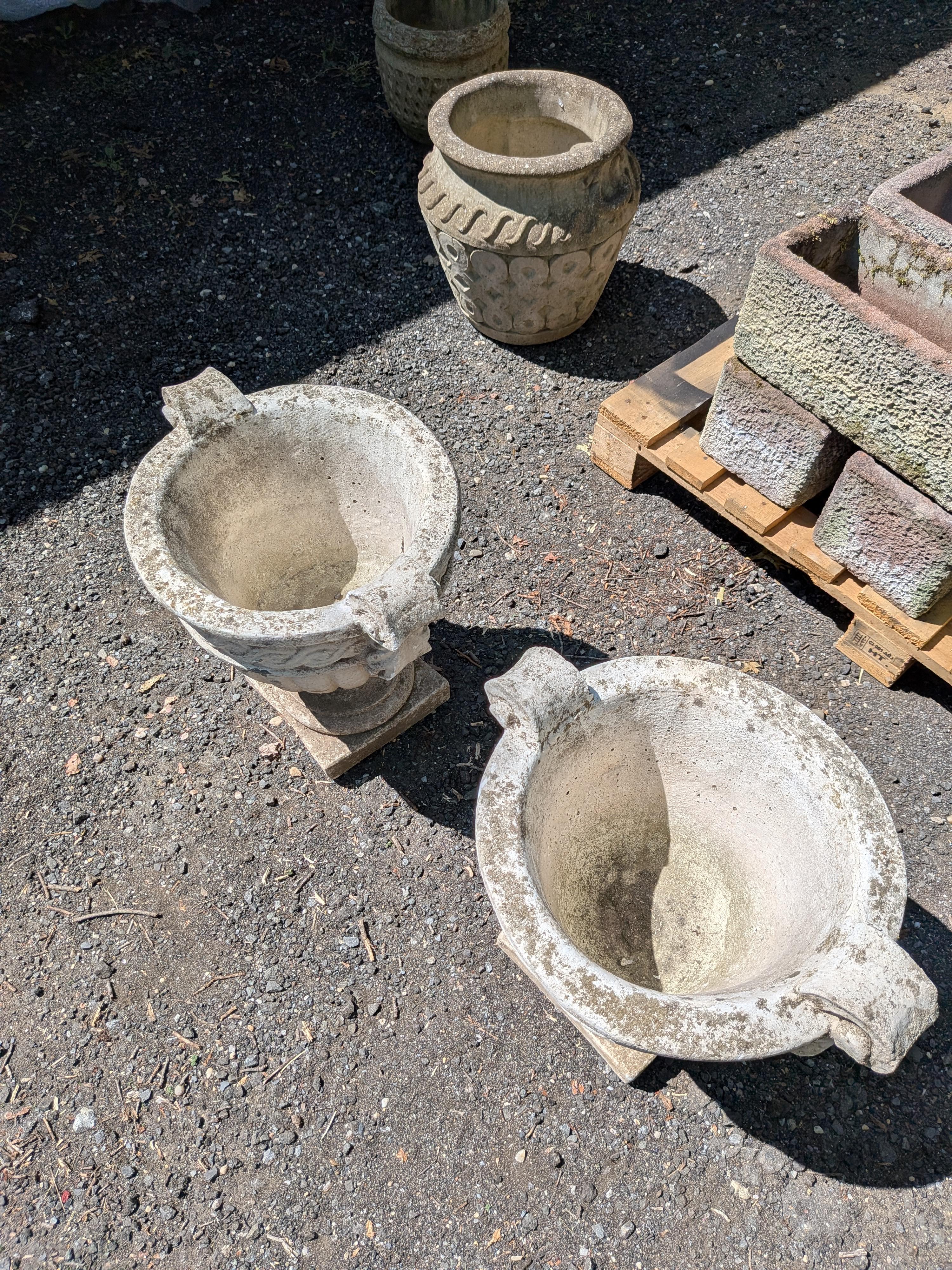 Maceteros / Jardineras Británicos de Piedra Fundida en Bueno estado para la venta en Gardiner, NY