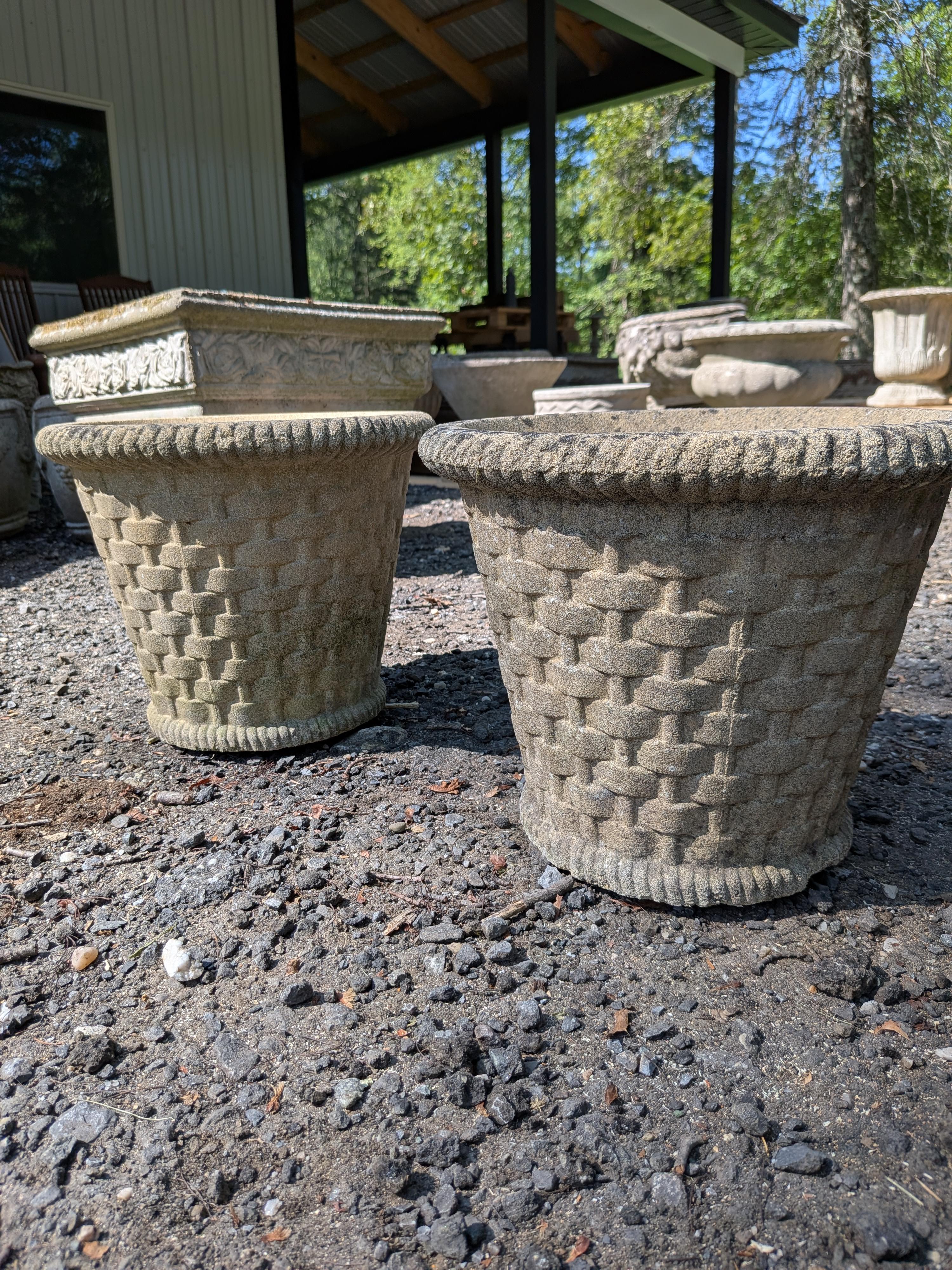 Fioriere in pietra fusa britanniche / Jardinieres In condizioni buone in vendita a Gardiner, NY