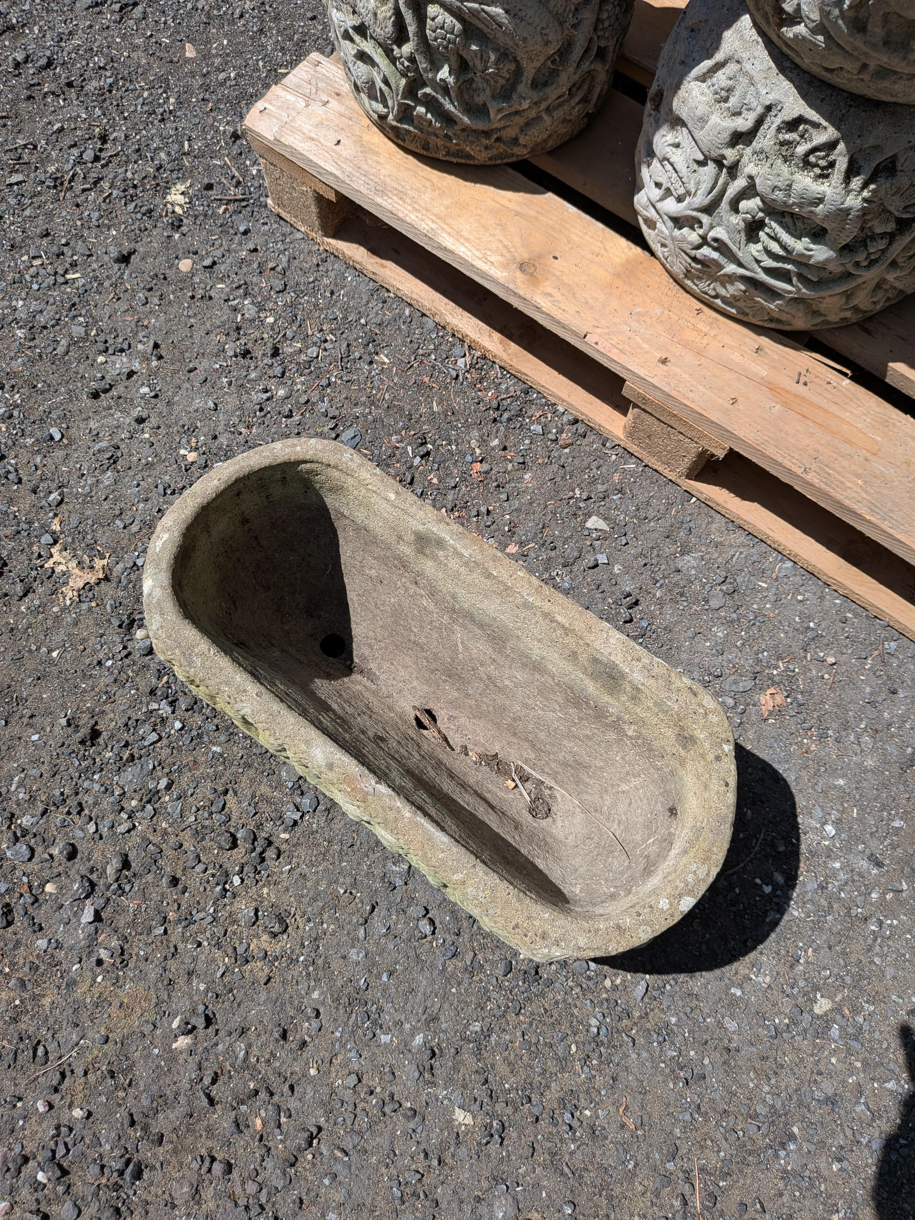 Macetero / Jardinera de Piedra Fundida Británica siglo XX en venta