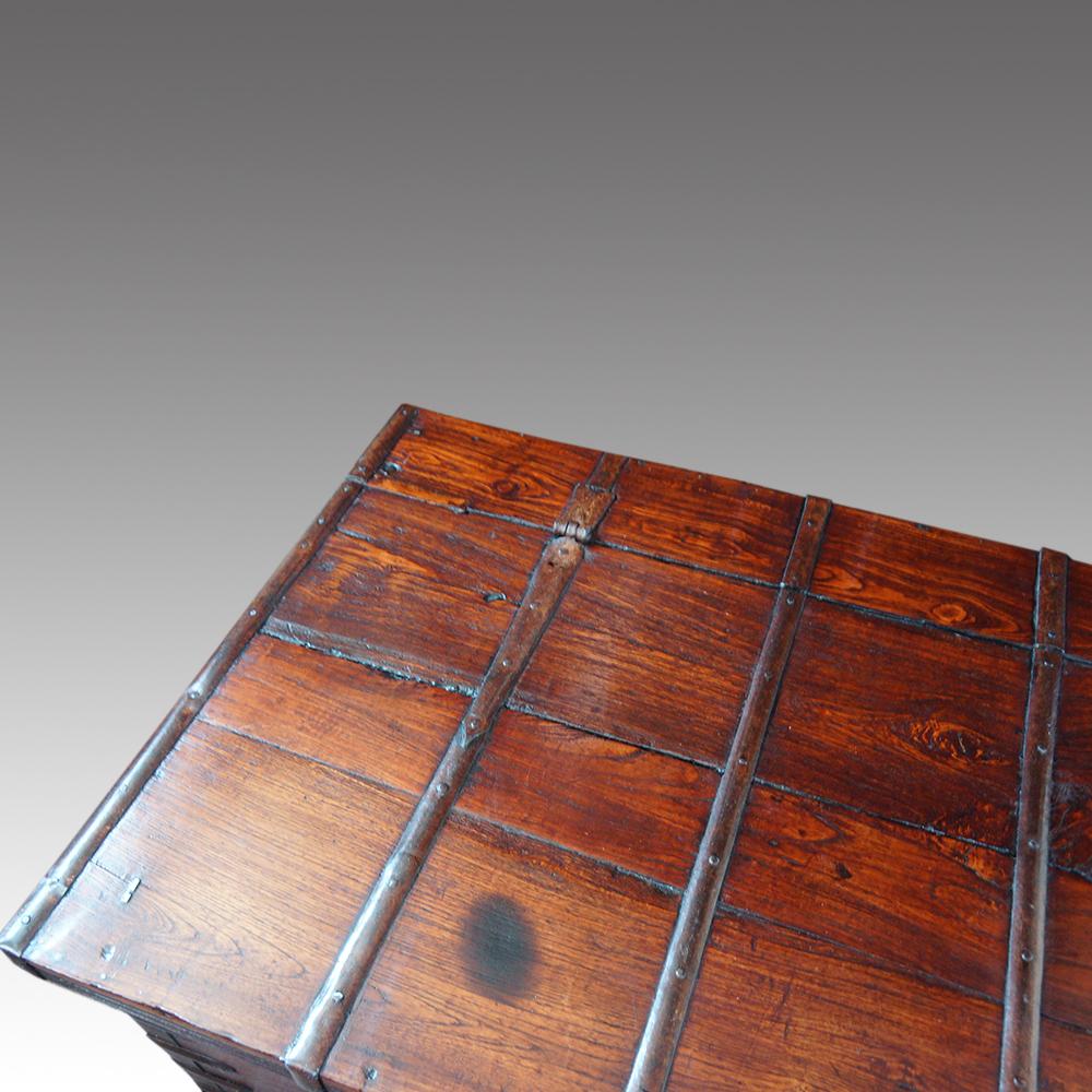 Antique colonial merchant’s chest
This antique colonial merchant’s chest was first crafted in the first half of the 19th century. Using an Indian hardwood.
This chest was originally made for a European, to be used as a secure chest for transporting