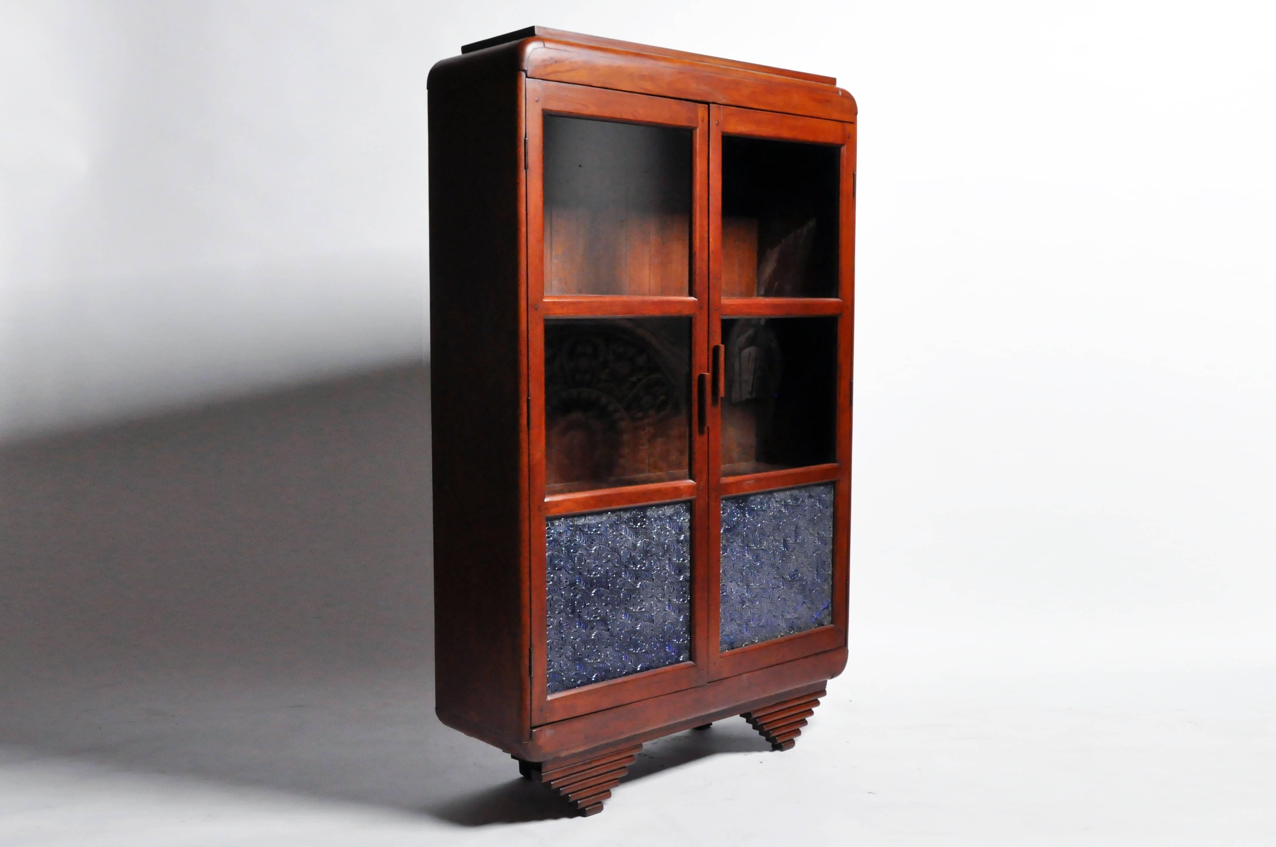 British Colonial Art Deco Display Cabinet In Good Condition In Chicago, IL