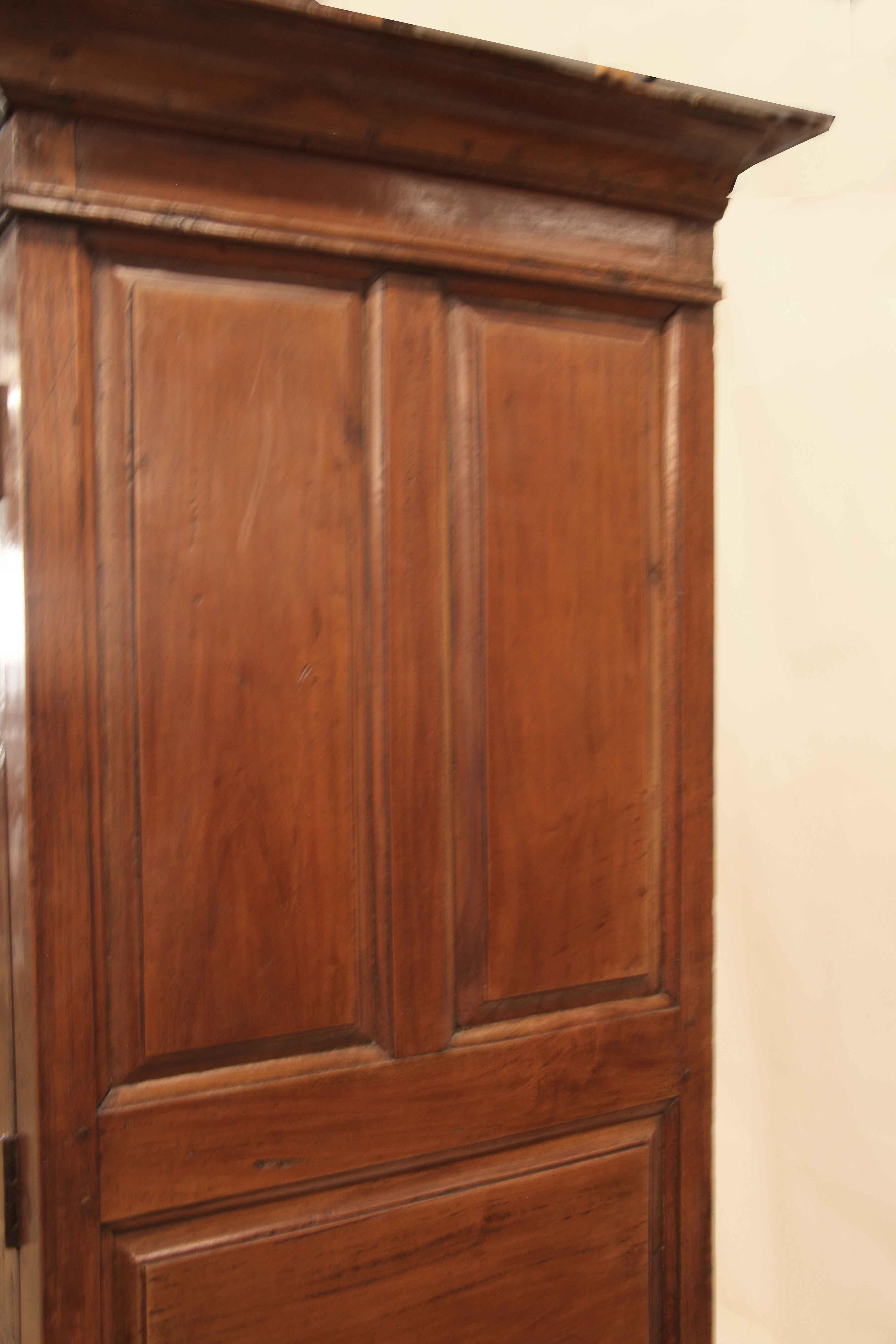 Late 19th Century British Colonial Carved Teak Linen Press For Sale
