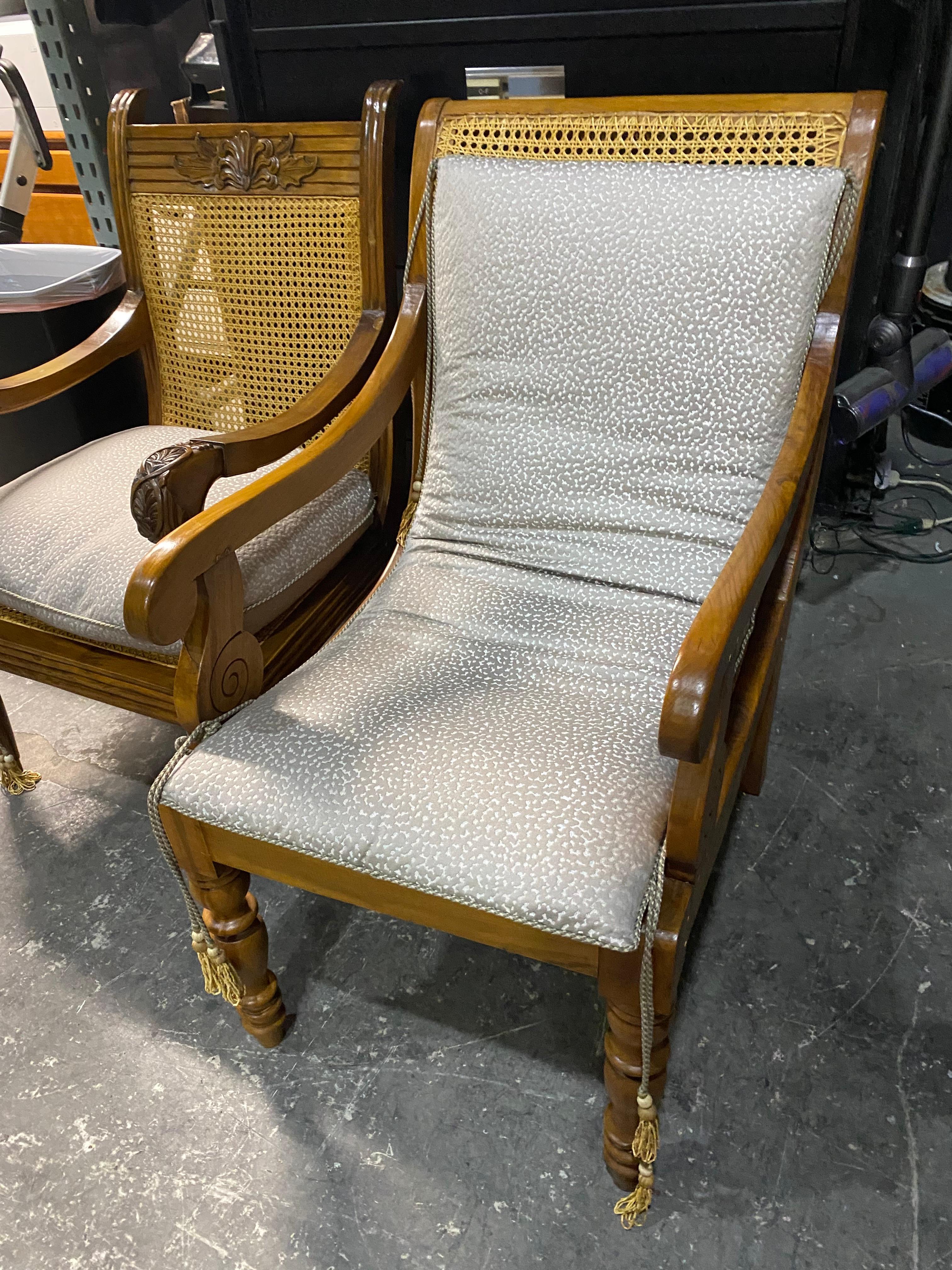 Fauteuil en satin massif et canne à la main British Colonial Ceylan en vente 5