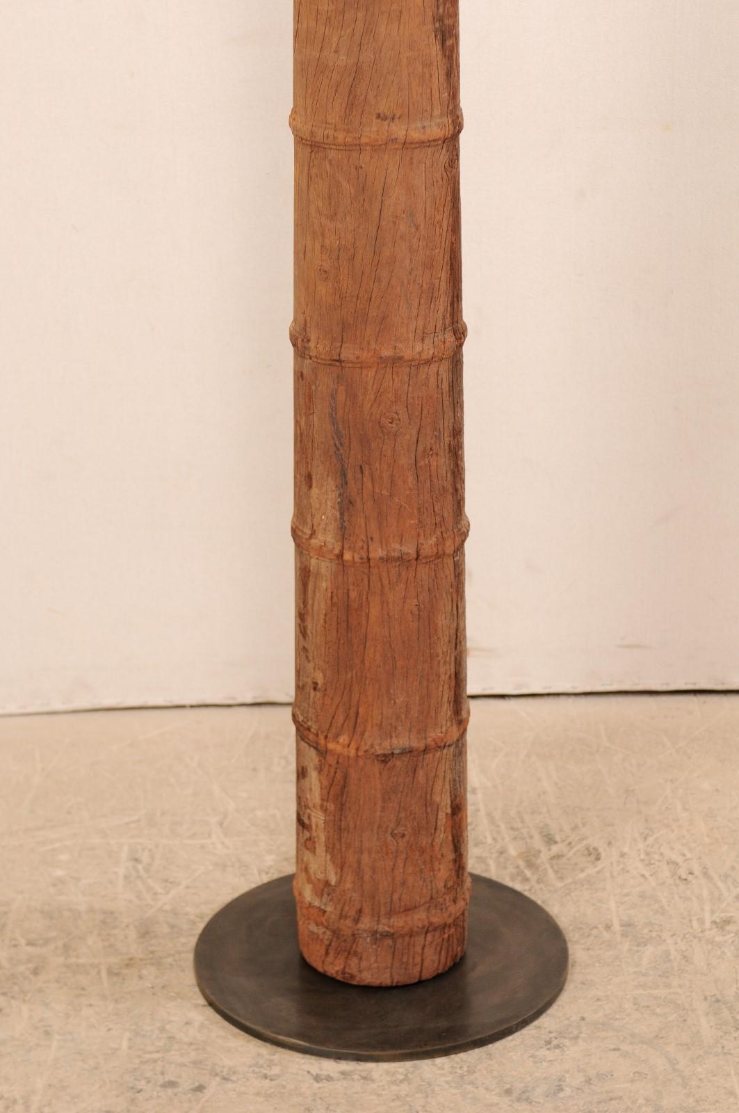 XIXe siècle Colonne décorative en bois sculpté de style British Colonial sur Stand personnalisé en vente