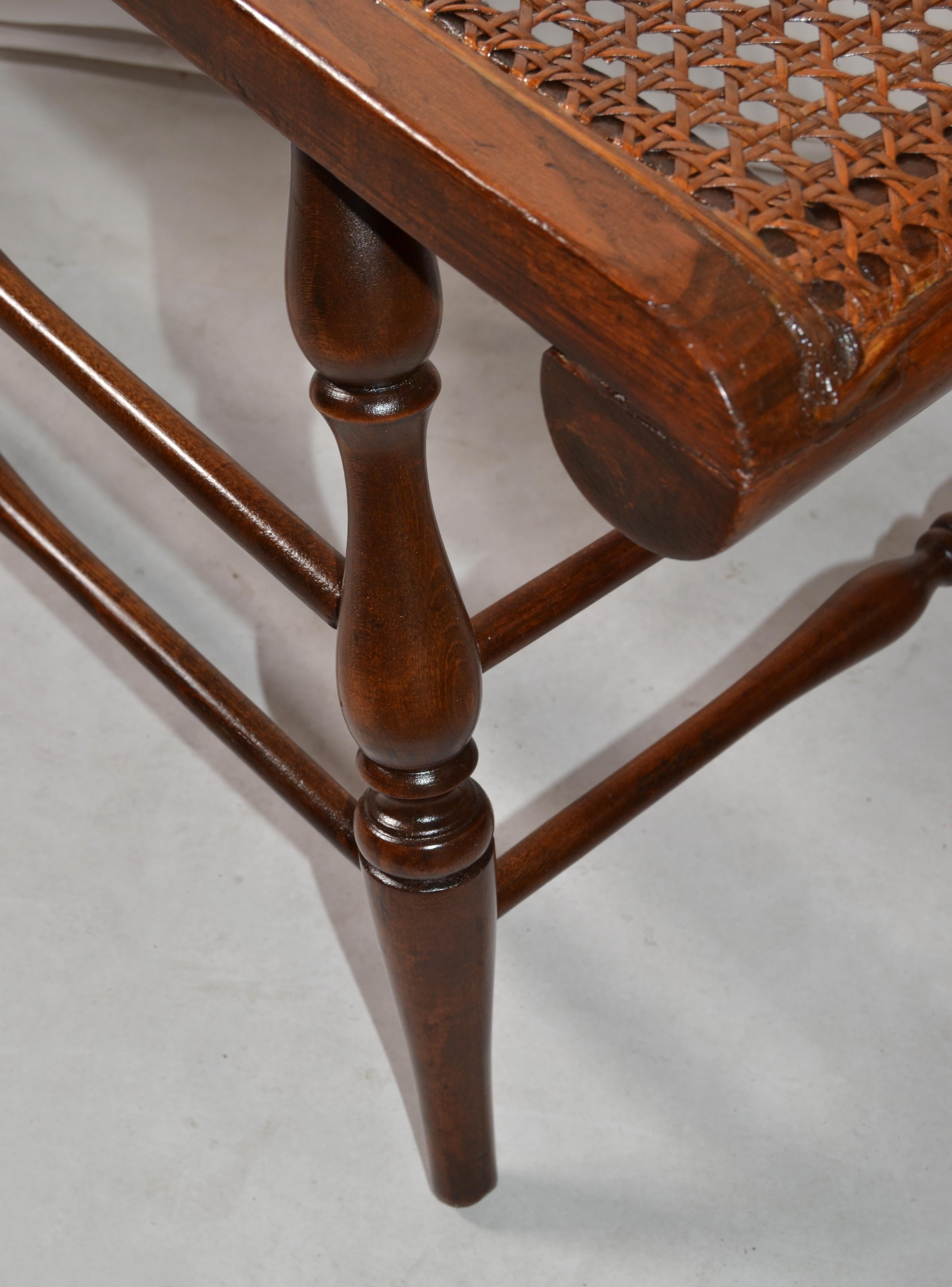 British Colonial Handgewebtes Rohr gedrehtes Holz Spindel Rahmen Chaise Lounge Daybed  im Angebot 1