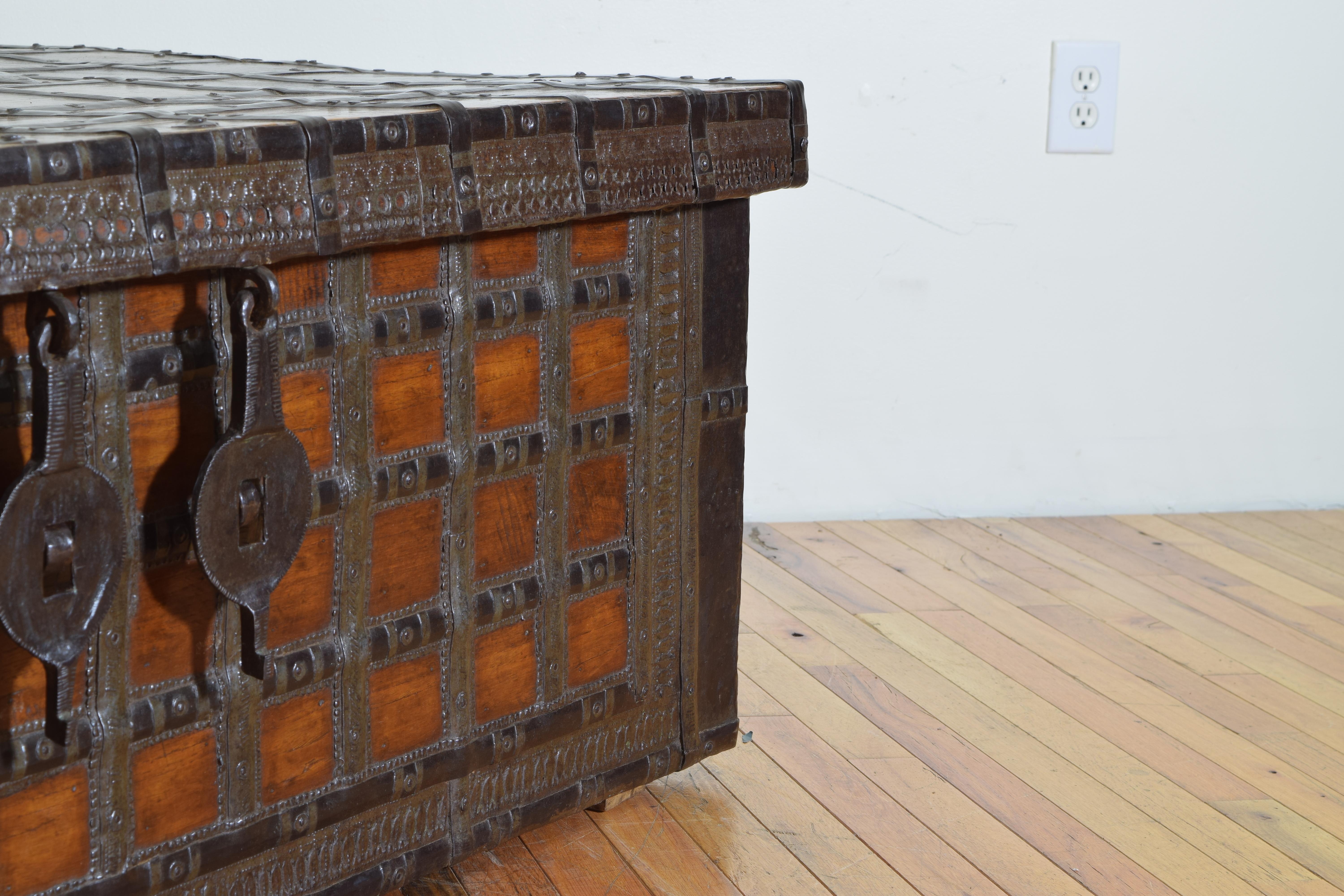 British Colonial Indian Large Teak and Iron-Bound Haveli Trunk, circa 1860 5