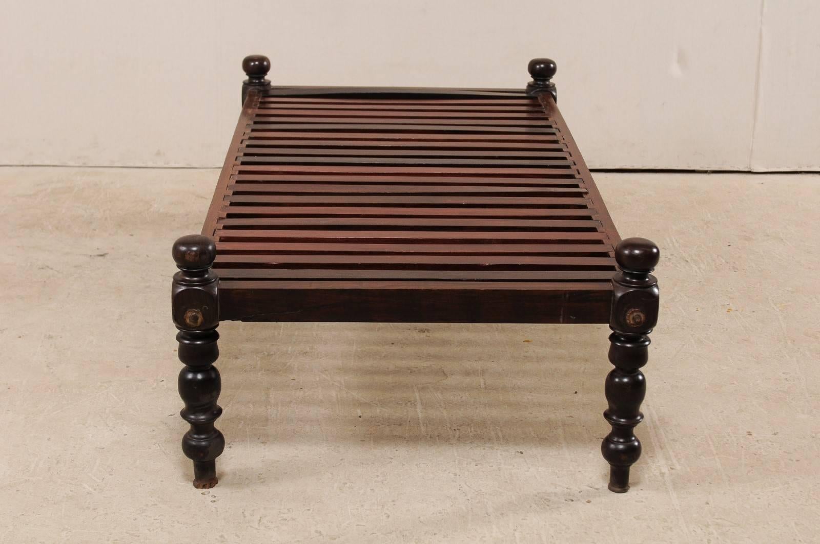 20th Century British Colonial Midcentury Slat Wood Daybed from India with Turned Legs