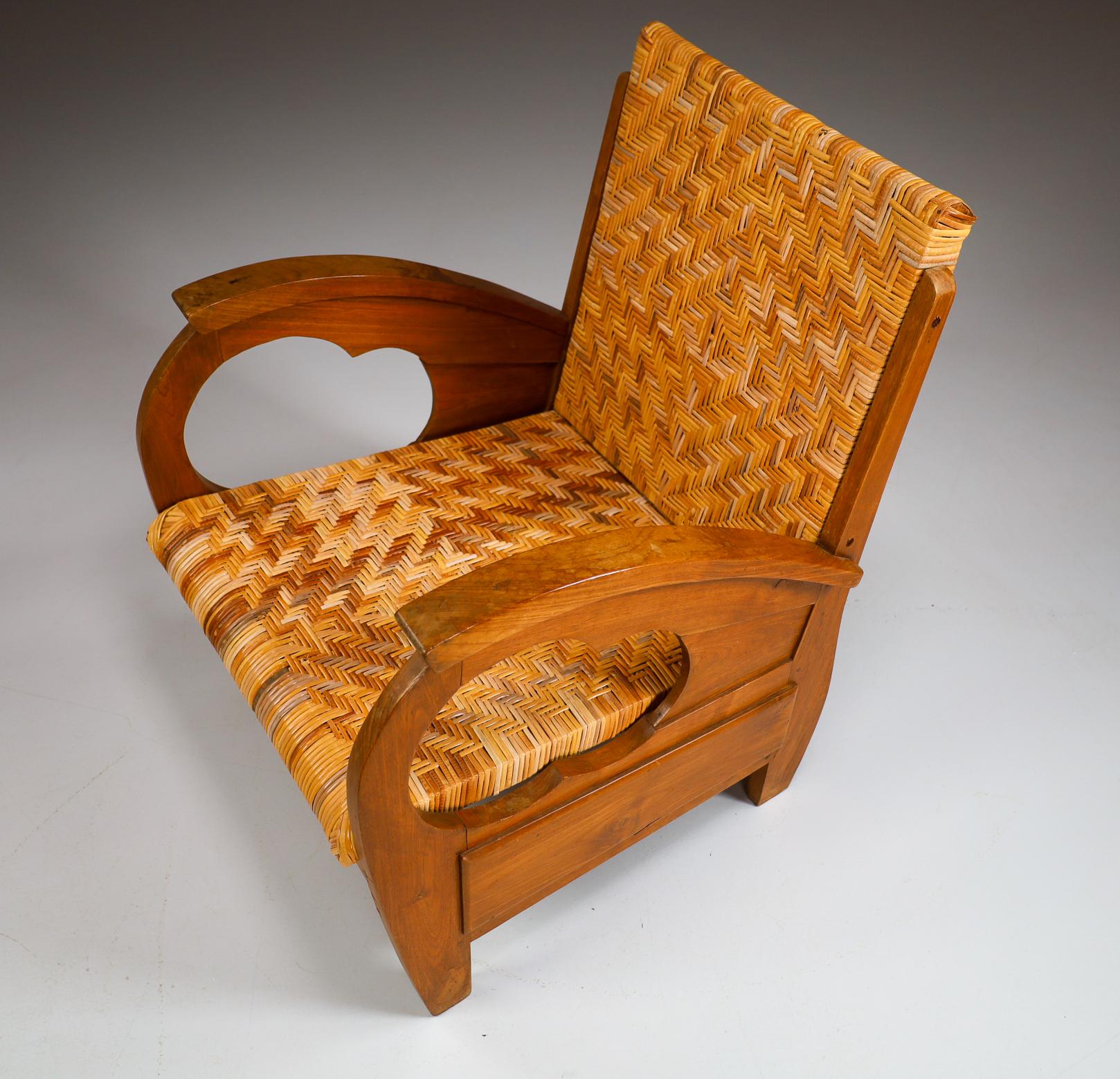 British Colonial Rattan and Wood Art Deco Arm Chair, India, 1920s In Good Condition In Almelo, NL