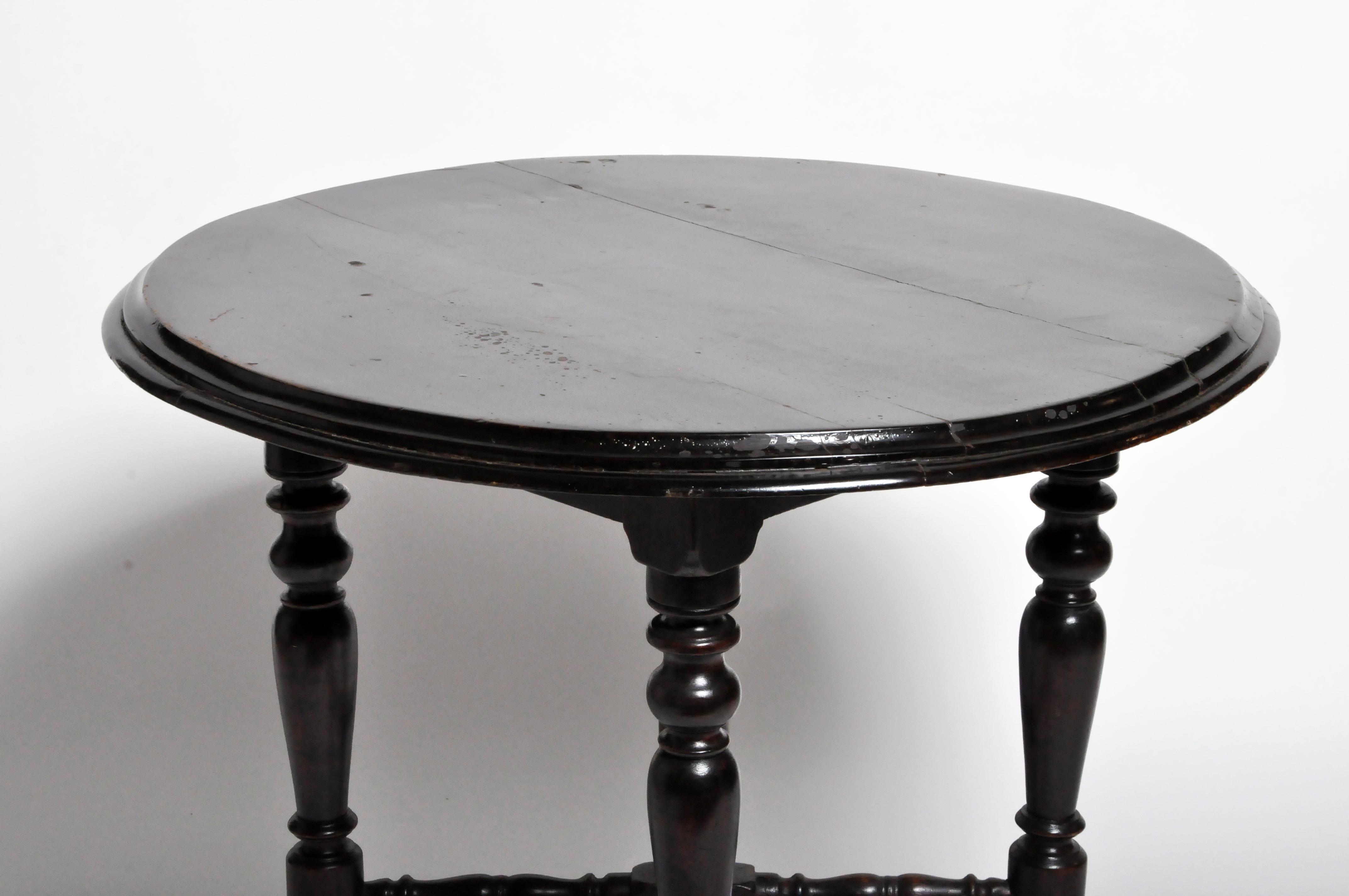 British Colonial Round Table with Turned Legs 8