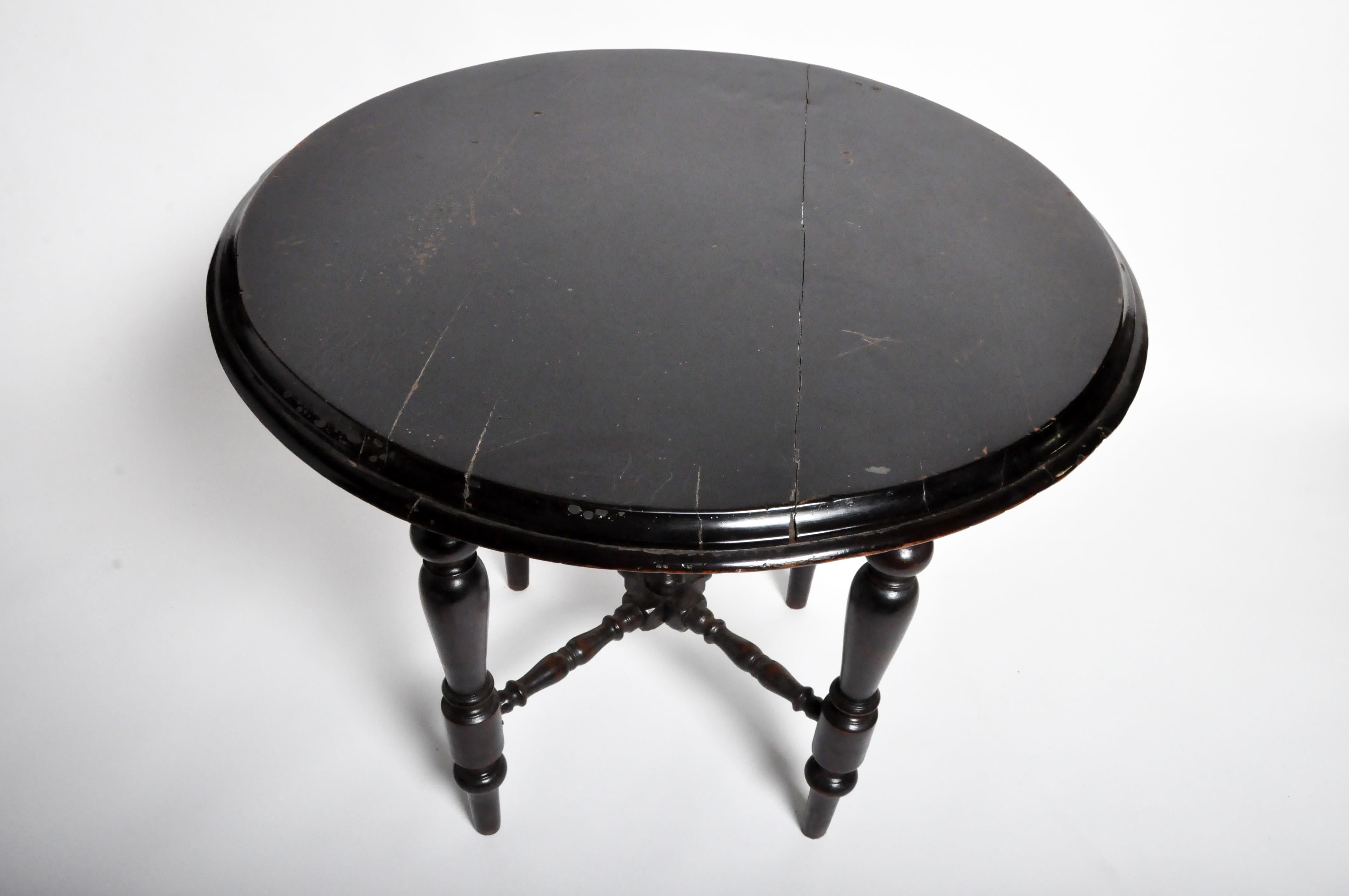 British Colonial Round Table with Turned Legs 1