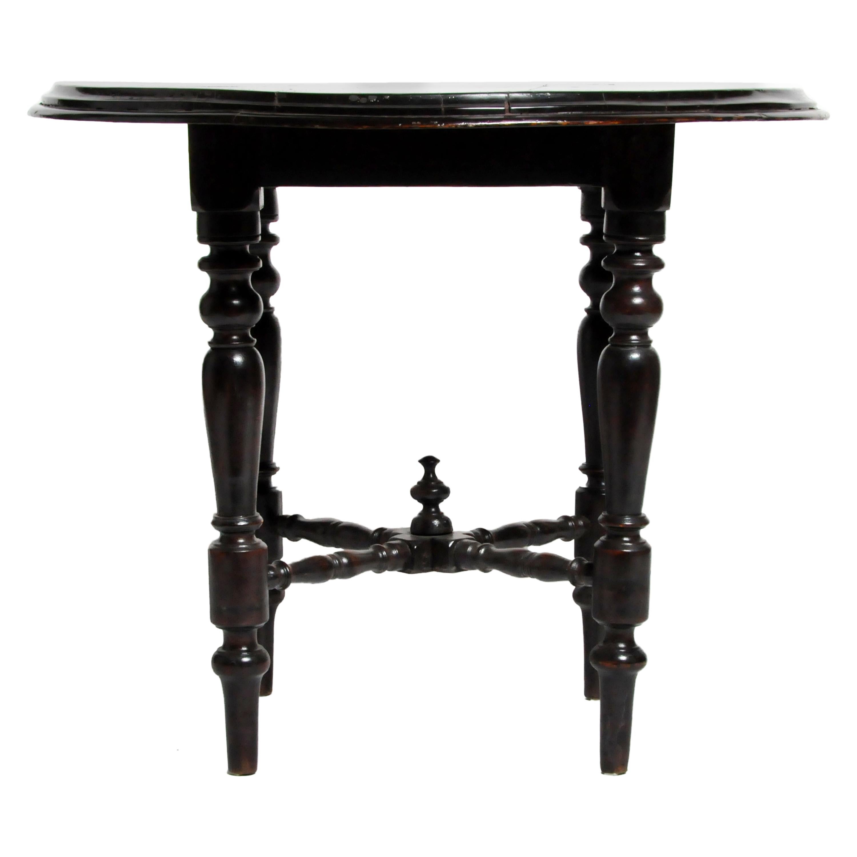British Colonial Round Table with Turned Legs