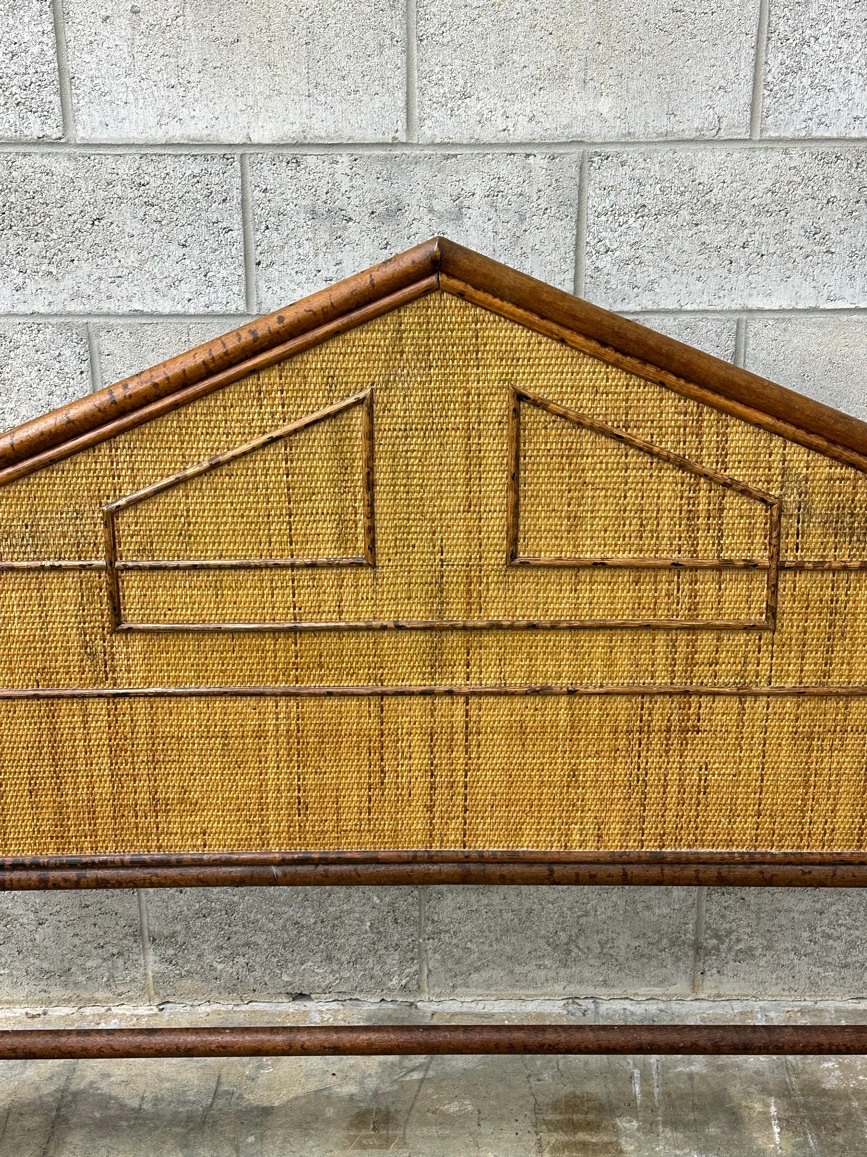 British Colonial Style Burnt Bamboo and Cane Queen Bed Frame In Good Condition For Sale In St.Petersburg, FL