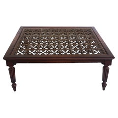 Table basse de style colonial britannique avec bronze encastré, étiquette de vente aux enchères Christie's