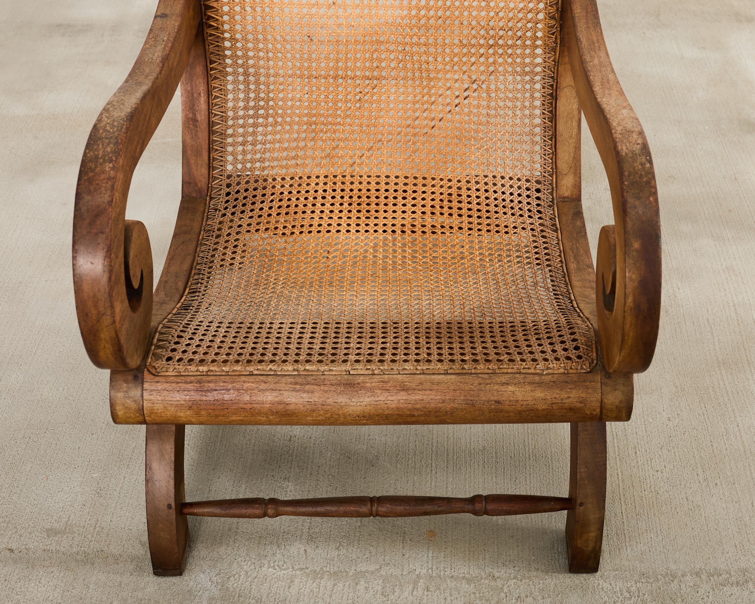 Sedia da salotto con ottomano in stile British Colonial in vendita 4