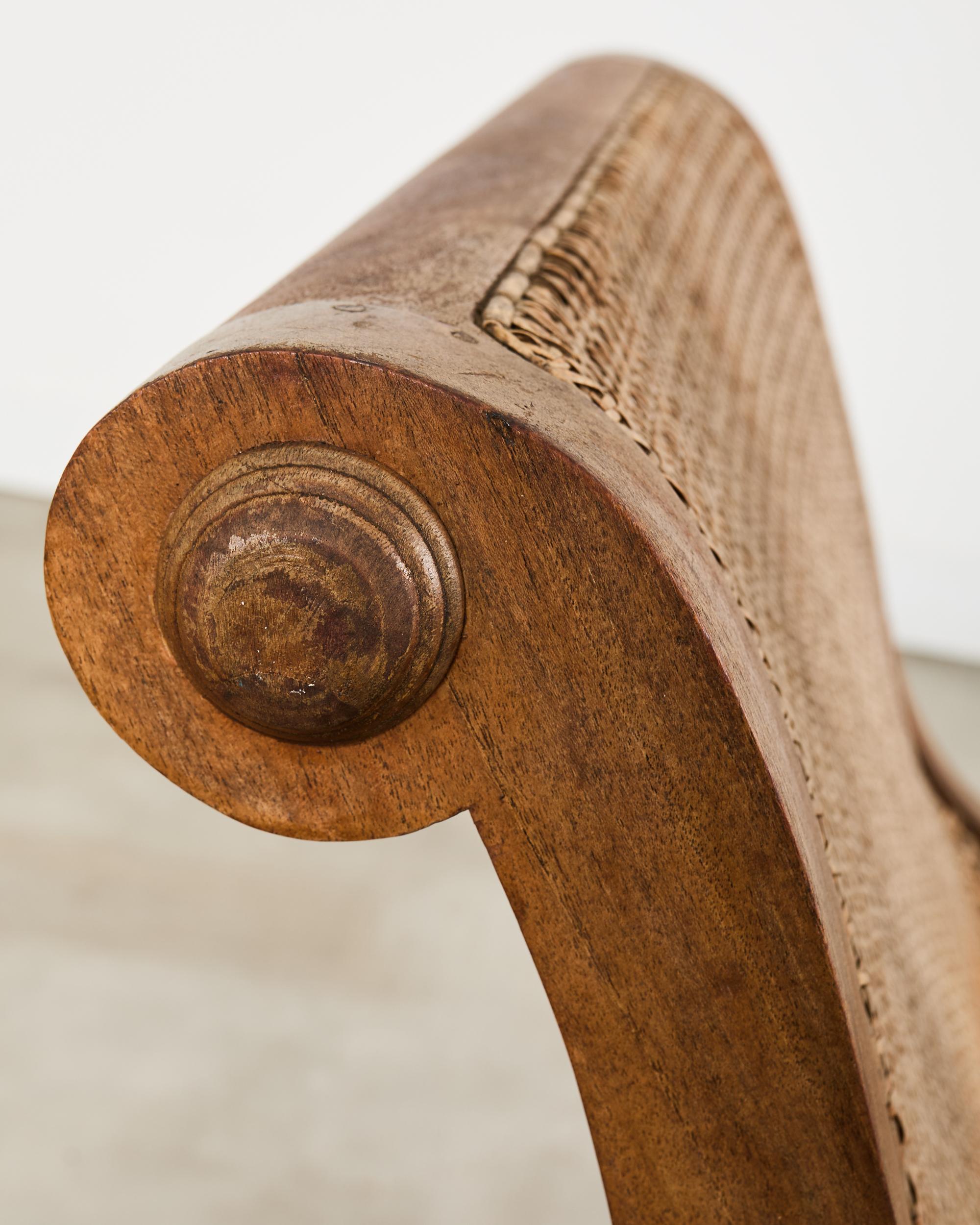 Sedia da salotto con ottomano in stile British Colonial in vendita 9