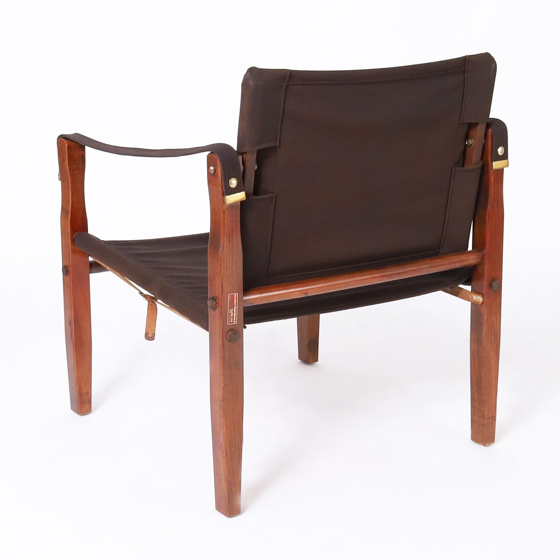 Tacheté Ensemble de quatre chaises Safari de style British Colonial en vente