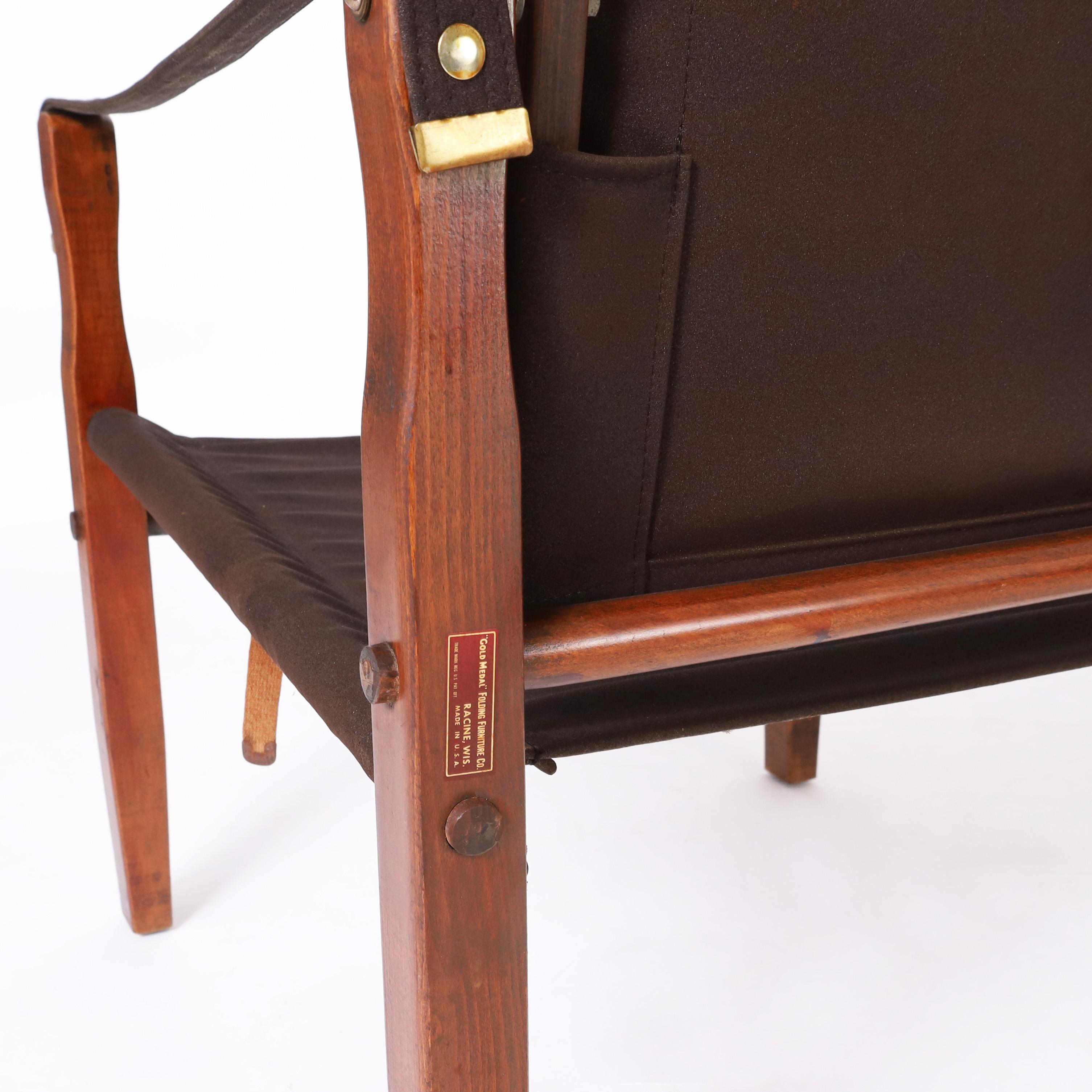 Érable Ensemble de quatre chaises Safari de style British Colonial en vente