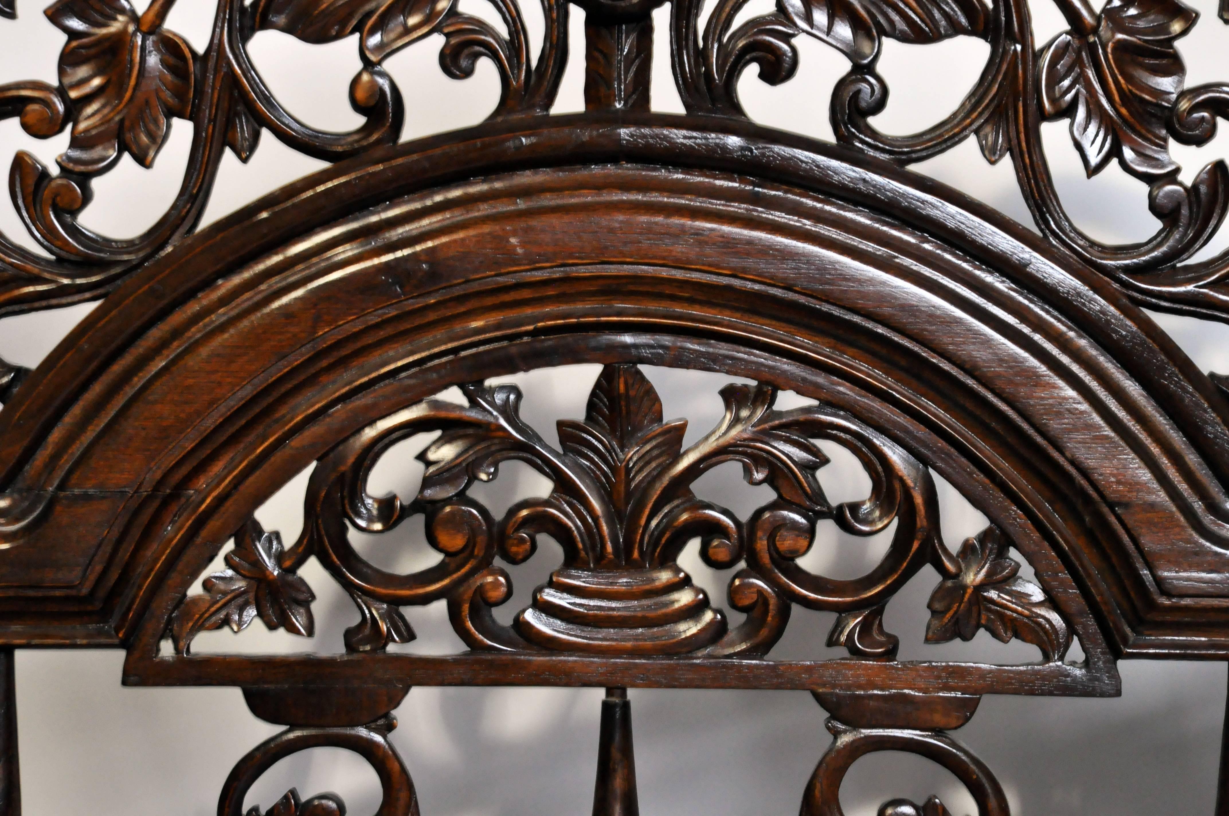 British Colonial Style Teak Wood King-Size Bed In Good Condition In Chicago, IL