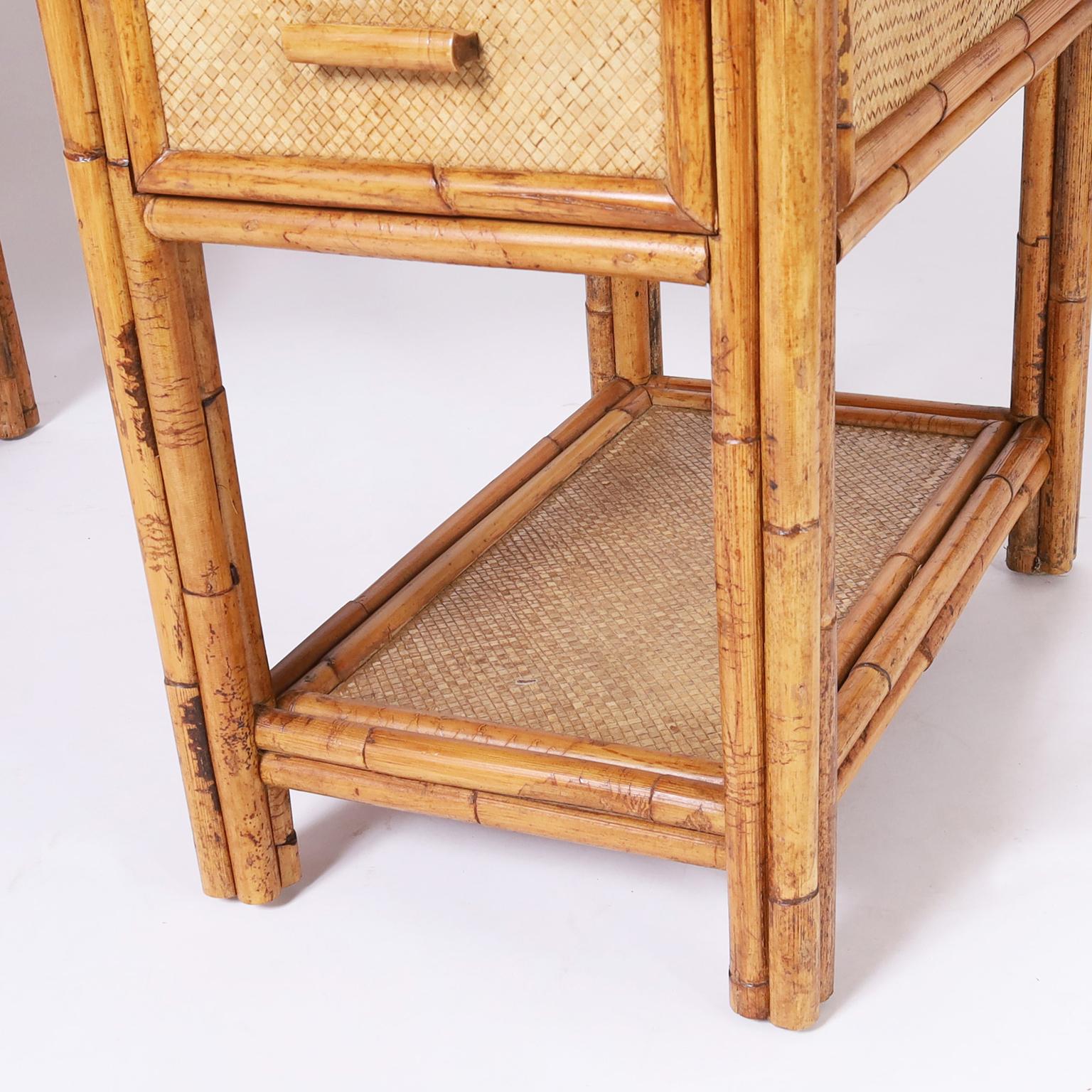 British Colonial Style Vintage-Schreibtisch aus Bambus und Wachstuch (Grastapete) im Angebot