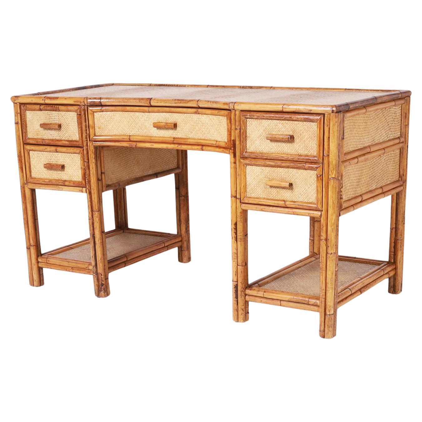 British Colonial Style Vintage-Schreibtisch aus Bambus und Wachstuch im Angebot