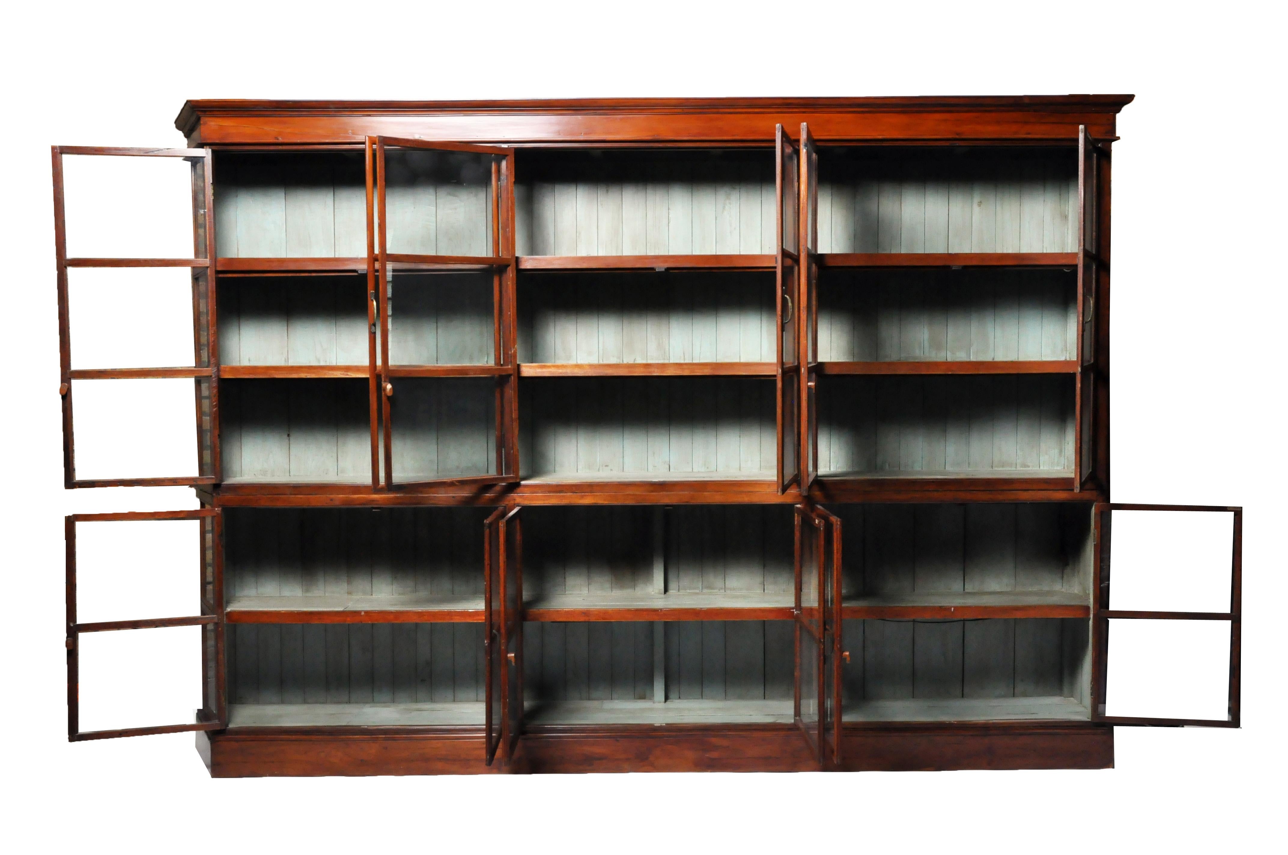 British Colonial Teak Wood Bookcase In Good Condition In Chicago, IL