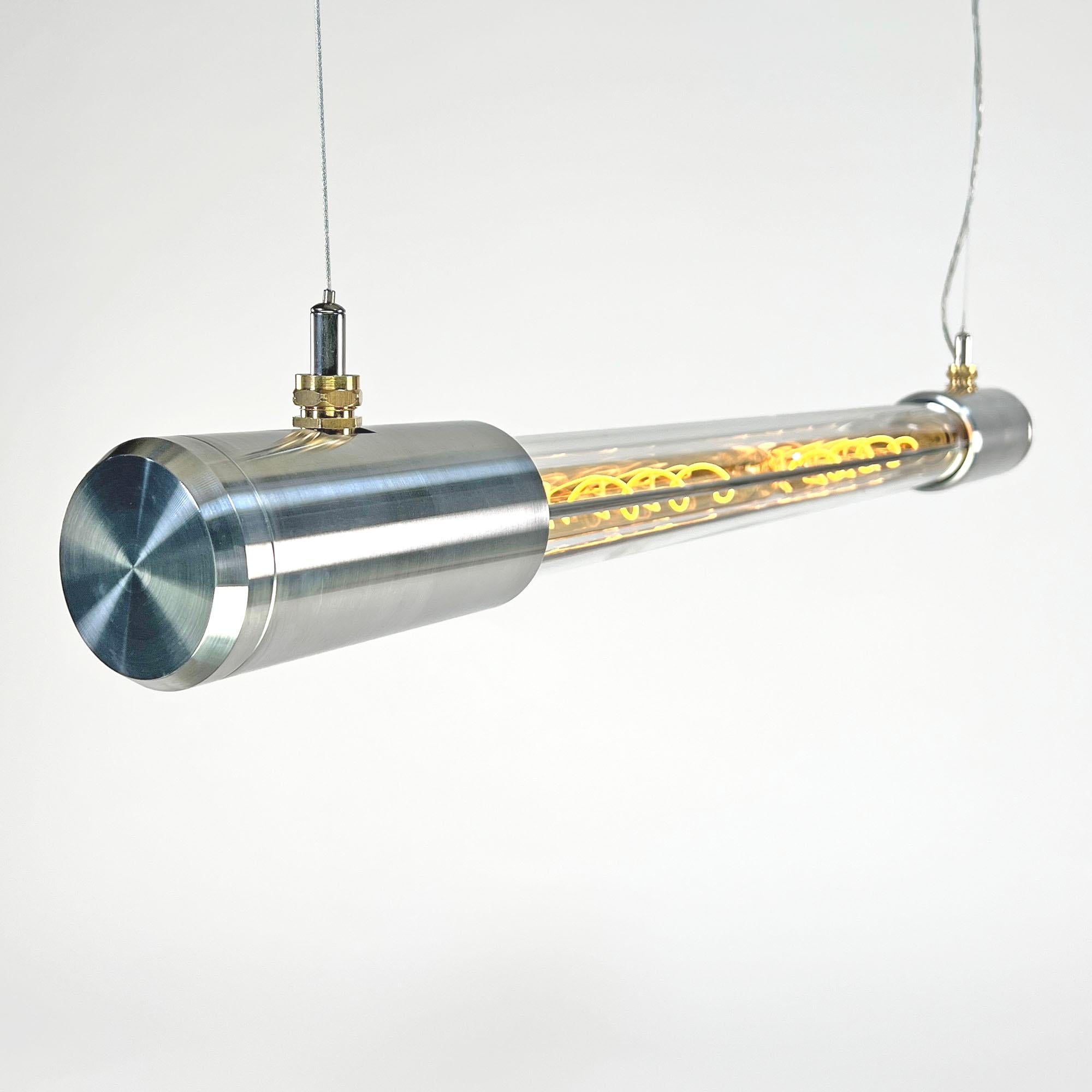 Alluminio Lampada a tubo Edison contemporanea in alluminio e vetro borosilicato in vendita