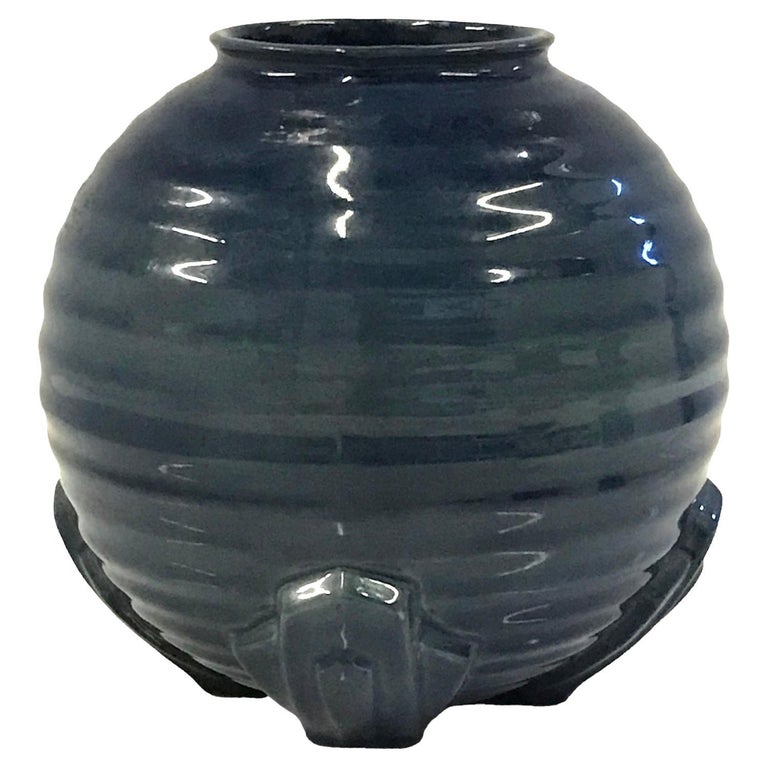 British Deco 1940s Bulbous Ribbed Ceramic Vase, England For Sale at 1stDibs