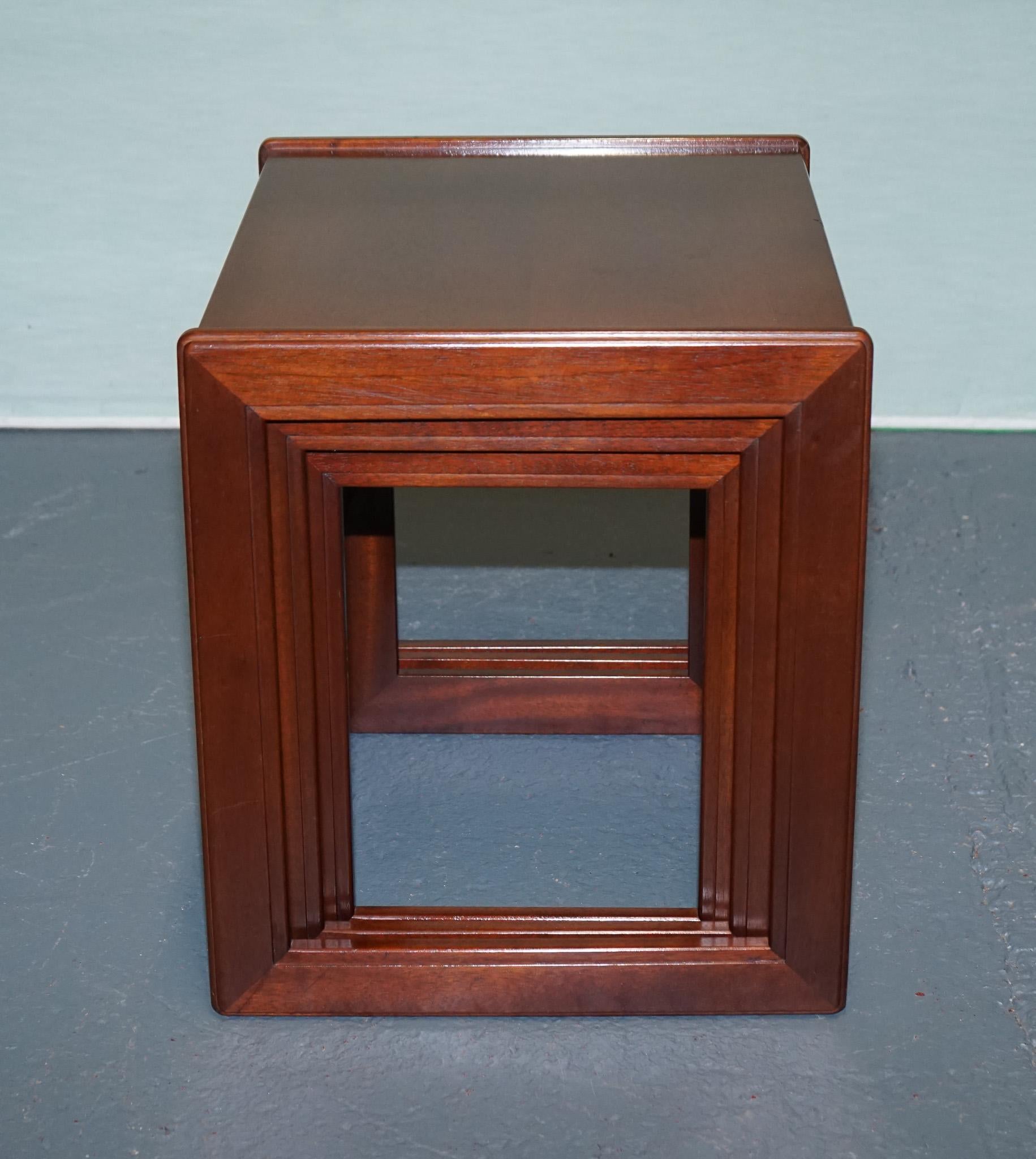 BRITISH G PLAN MID CENTURY HARDWOOD TEAK NESTING TABLES SLEEK MINiMALIST For Sale 2