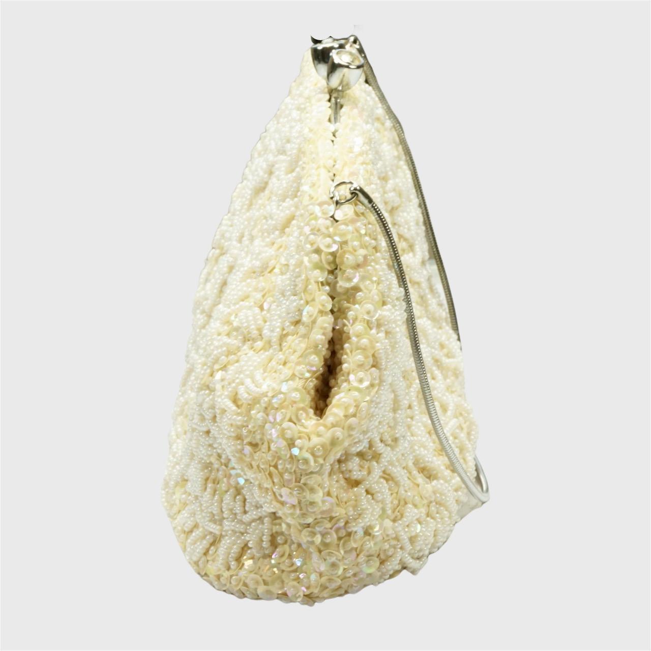 British Hong Kong Cream Handbag with Iridescent Cream Sequins and White Beads For Sale 3