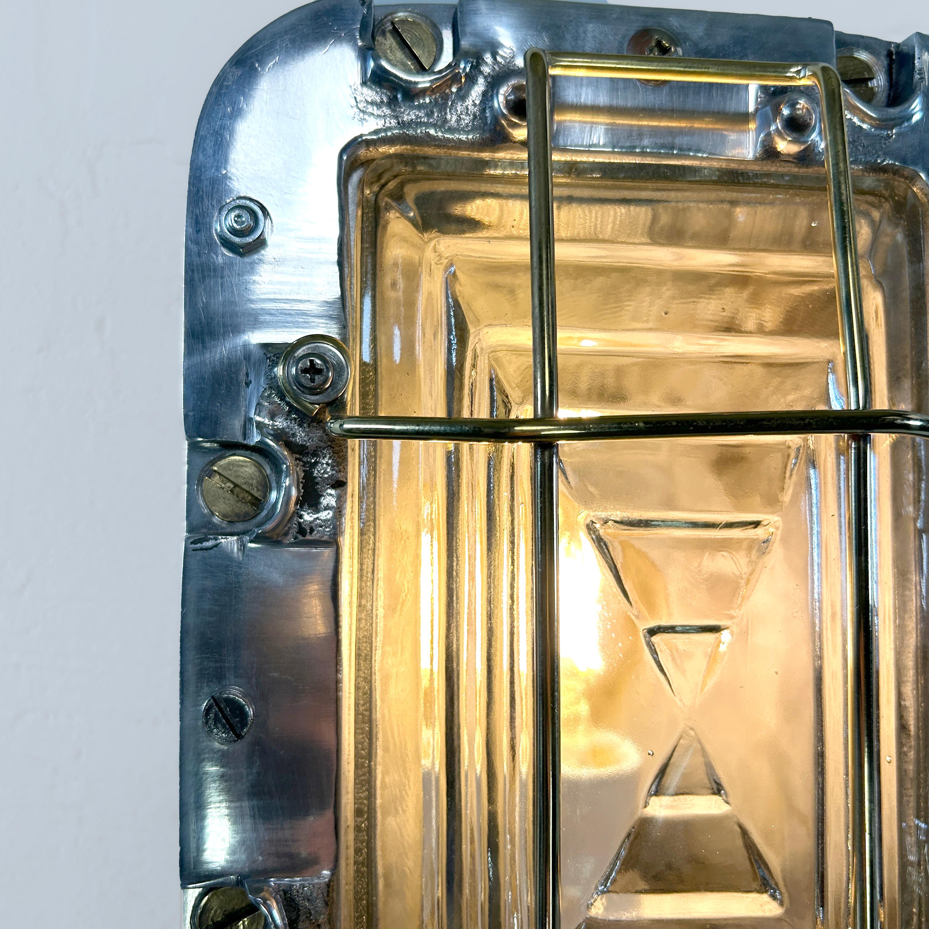 Fonte d'aluminium britannique de la fin du siècle en vente 8