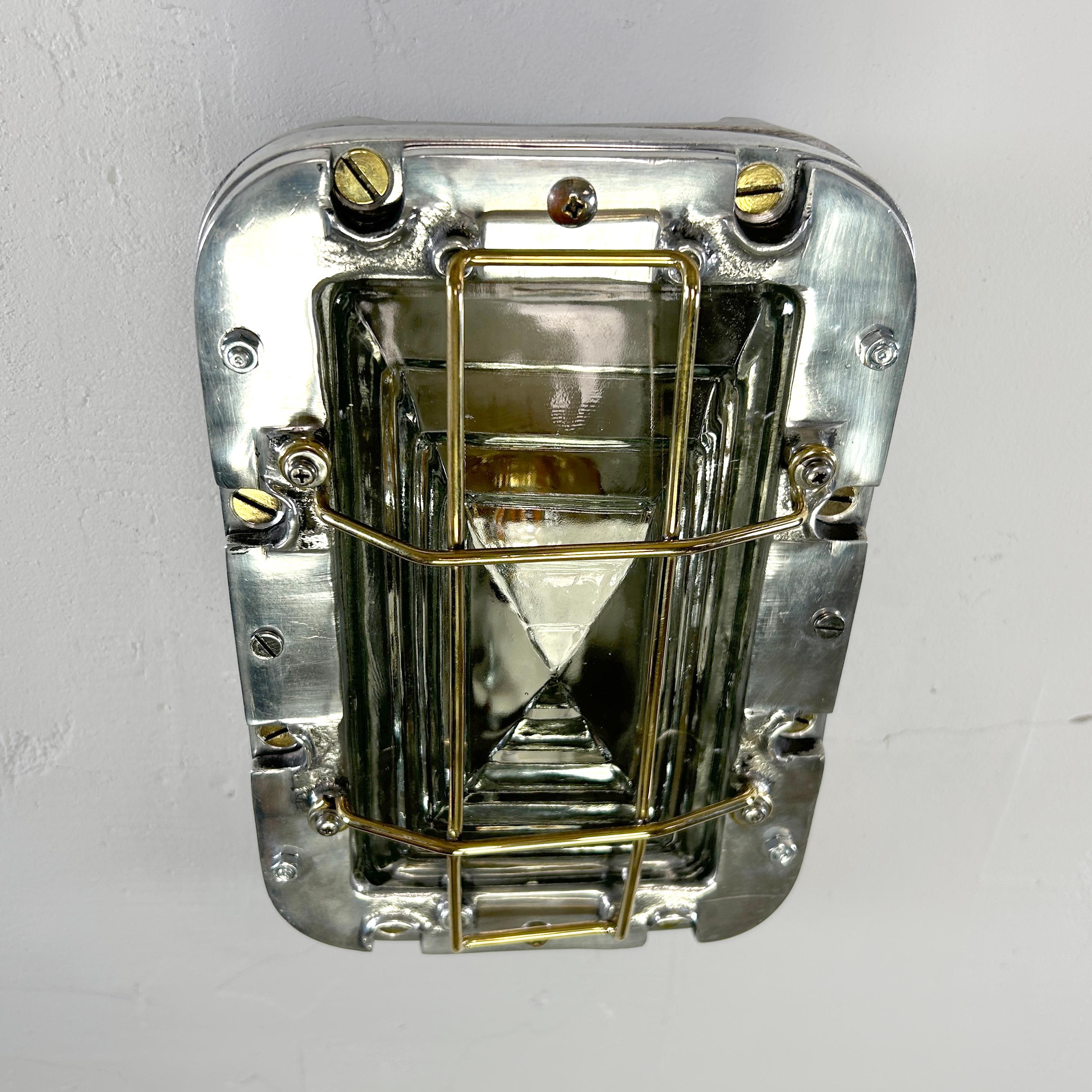 Fonte d'aluminium britannique de la fin du siècle en vente 1