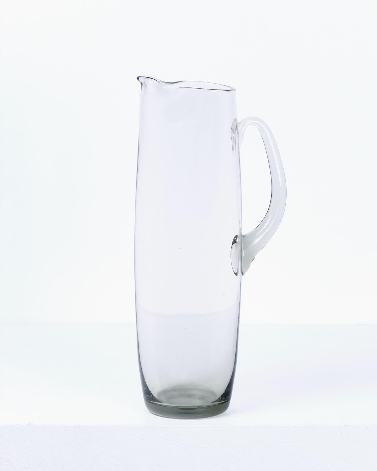 Räucherglas Krug und 5 Becher
c.1970er Jahre 
Krug H28 x T9 cm
Becher H16,5 x T6 cm
