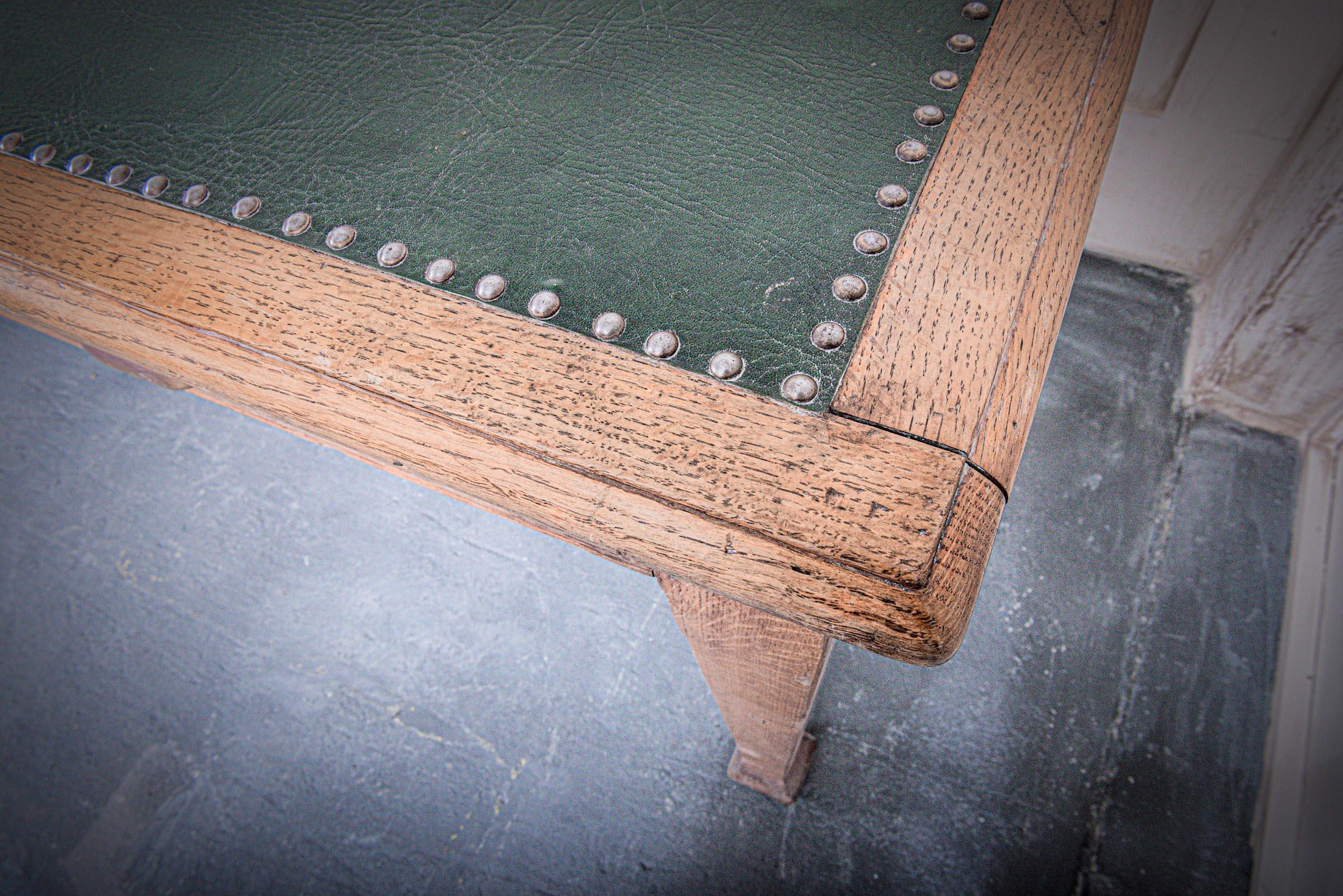 British Library Table In Good Condition In Alton, GB