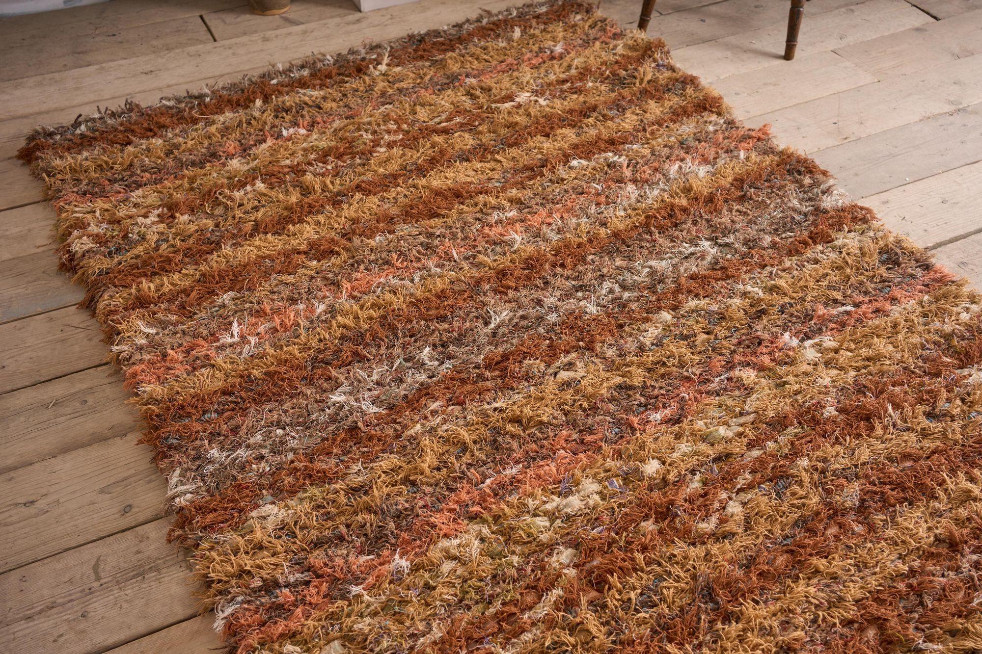 British made Selvedge rug - orange and browns In Excellent Condition For Sale In Malton, GB