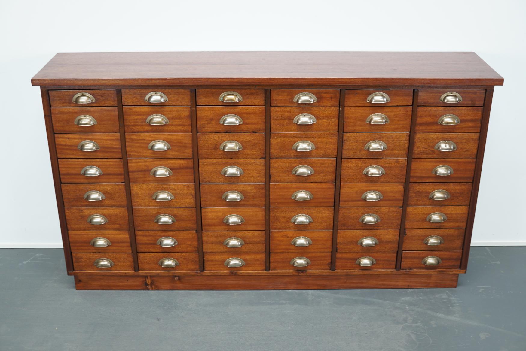 British Mahogany Apothecary Cabinet or Bank of Drawers, 1930s In Good Condition In Nijmegen, NL