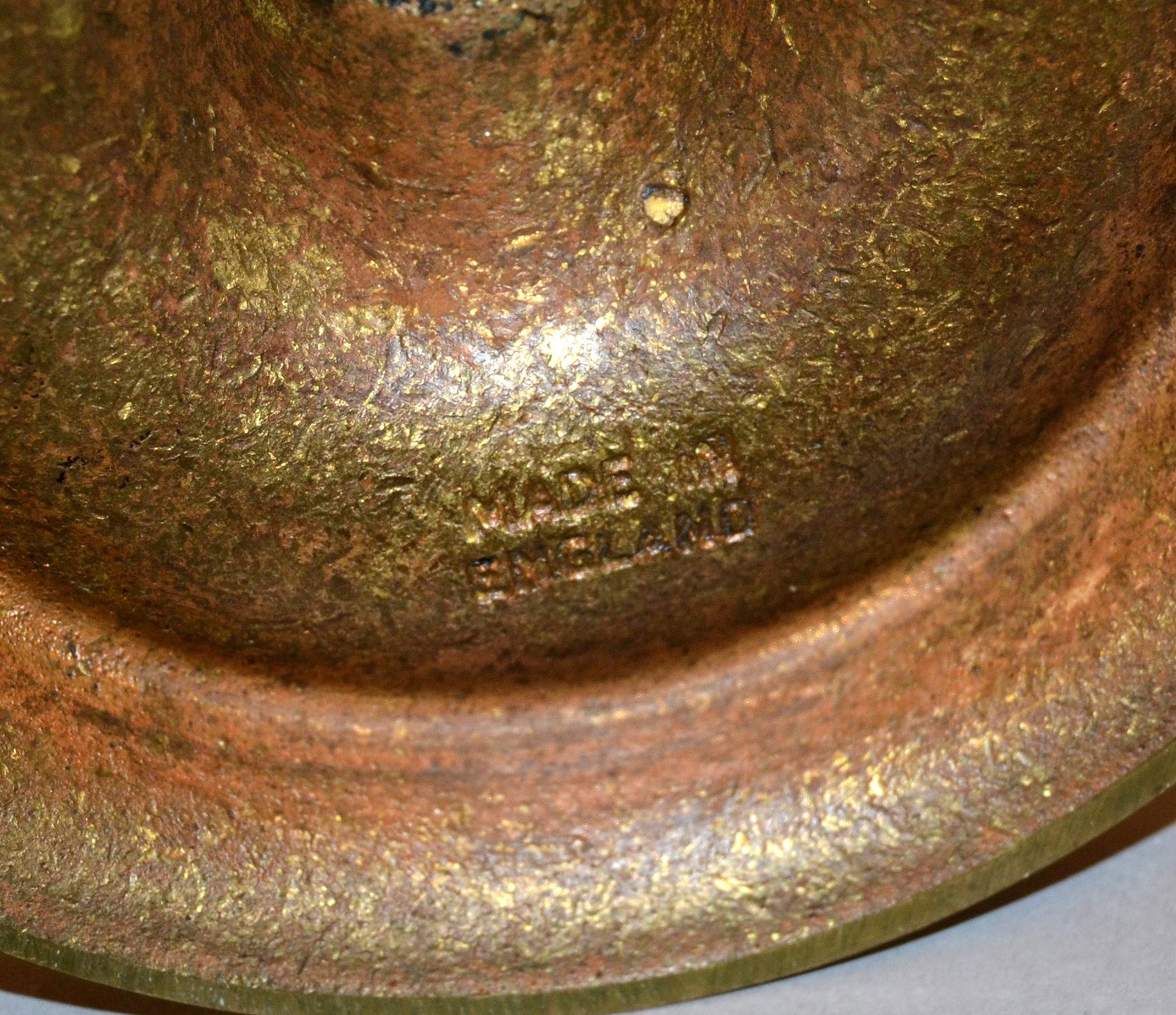 British Mid-Century Modern Spiral Bronze Candlesticks Made In England, Pair In Good Condition In Miami, FL