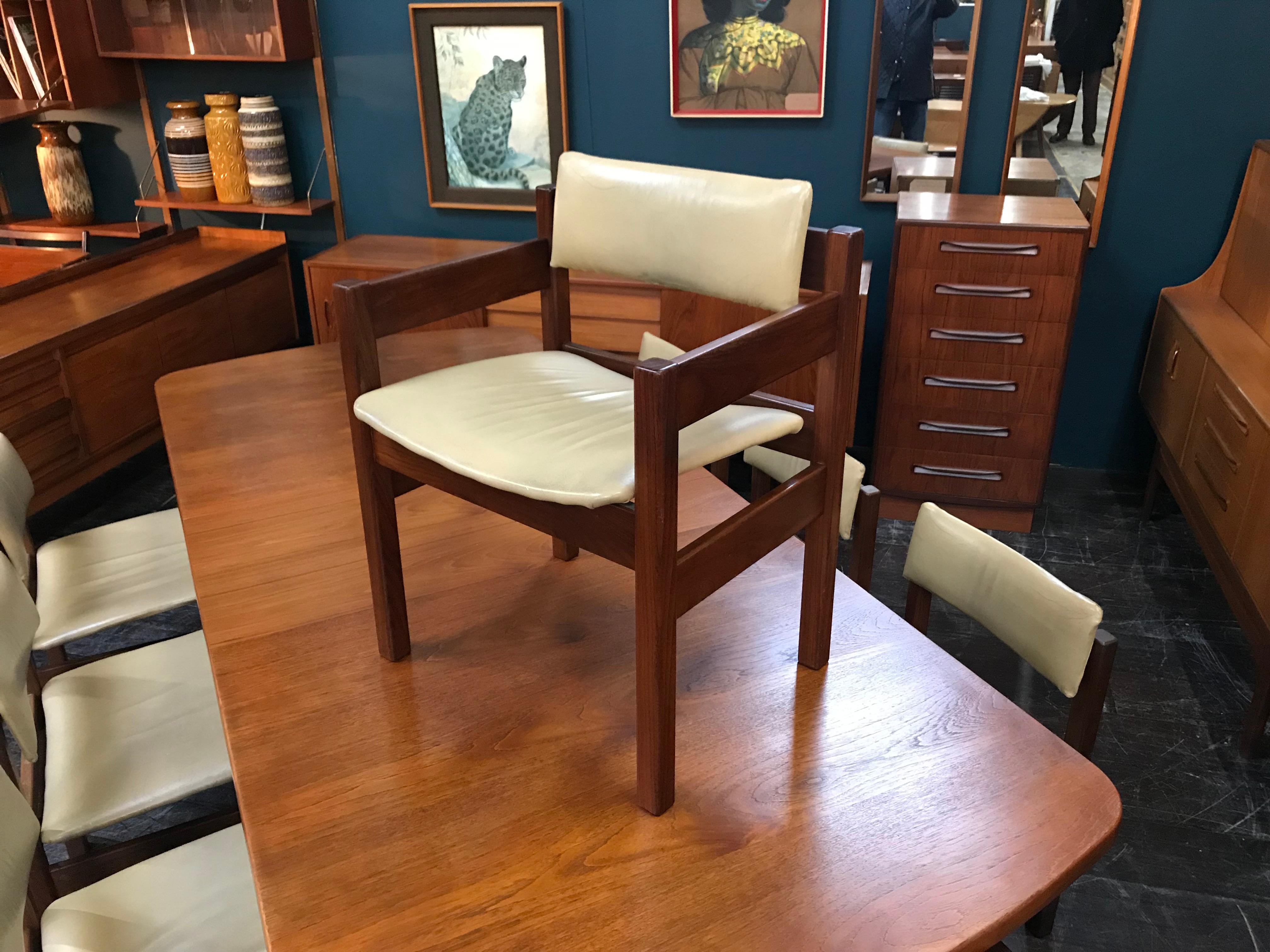 British Midcentury Teak Dining Table and 8-Leather Chairs by Gordon Russell 5