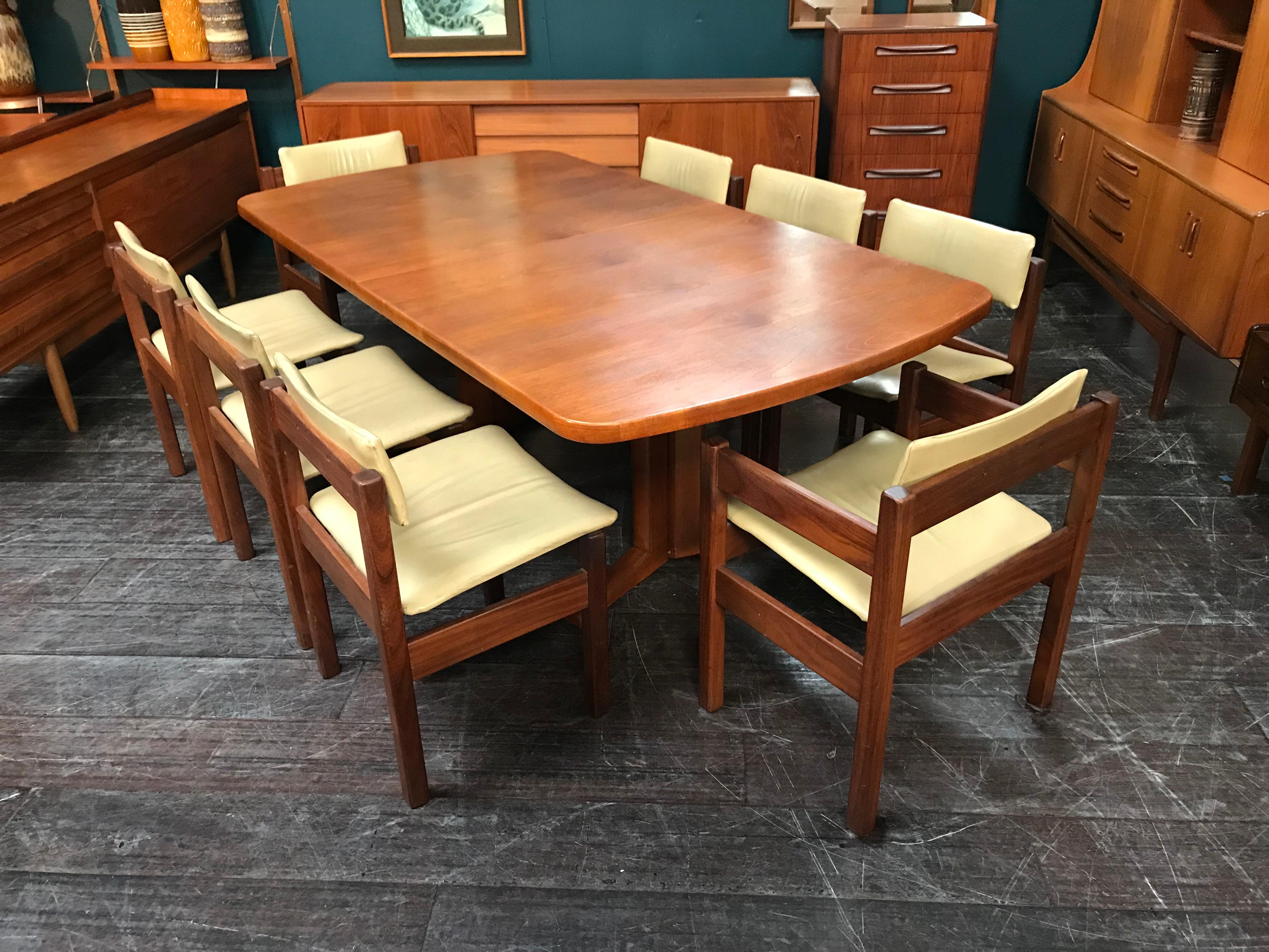 20th Century British Midcentury Teak Dining Table and 8-Leather Chairs by Gordon Russell