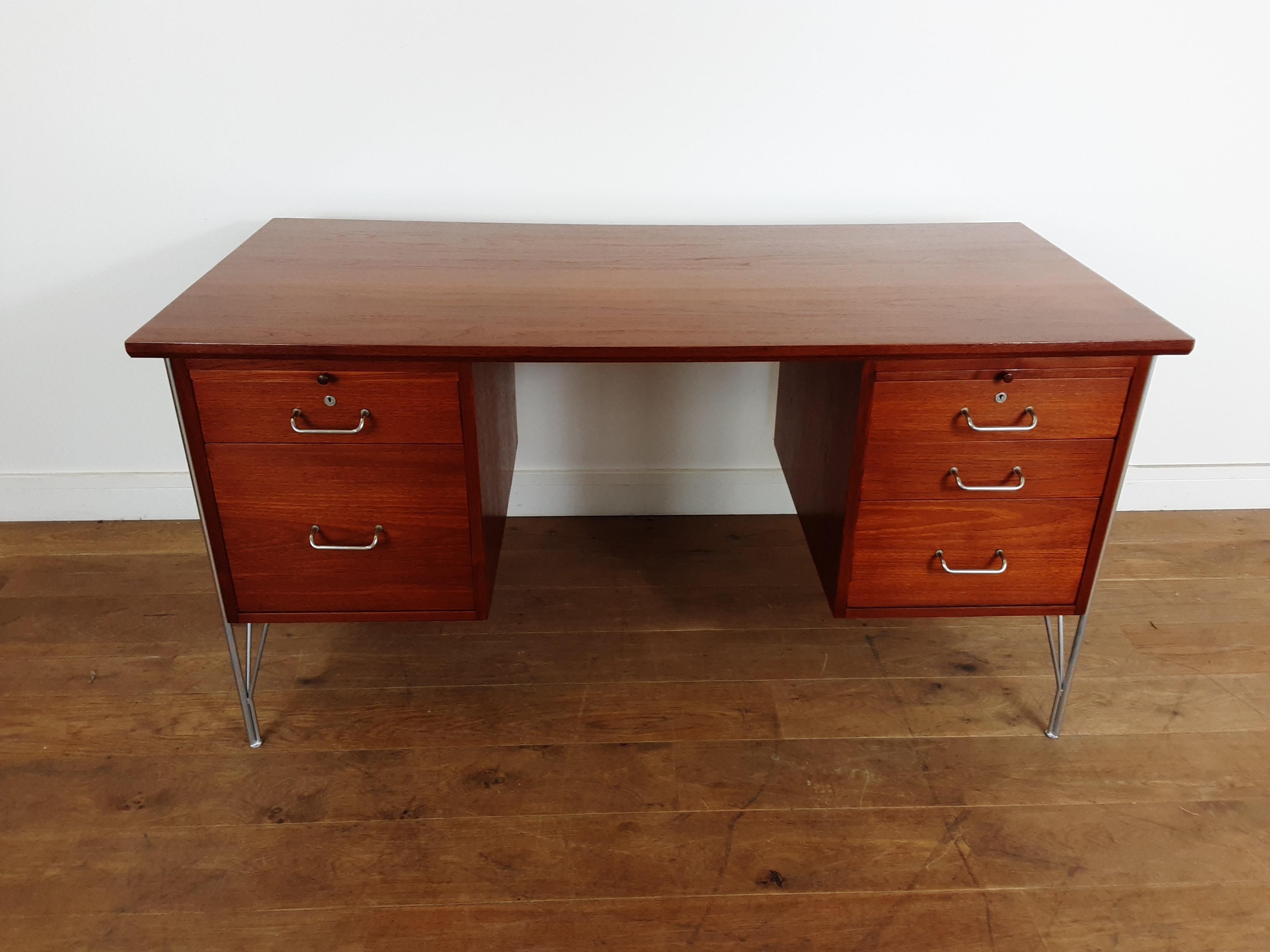 Mid-Century Modern British Midcentury Teak Desk Designed by John and Sylvia Reid for Stag Furniture For Sale