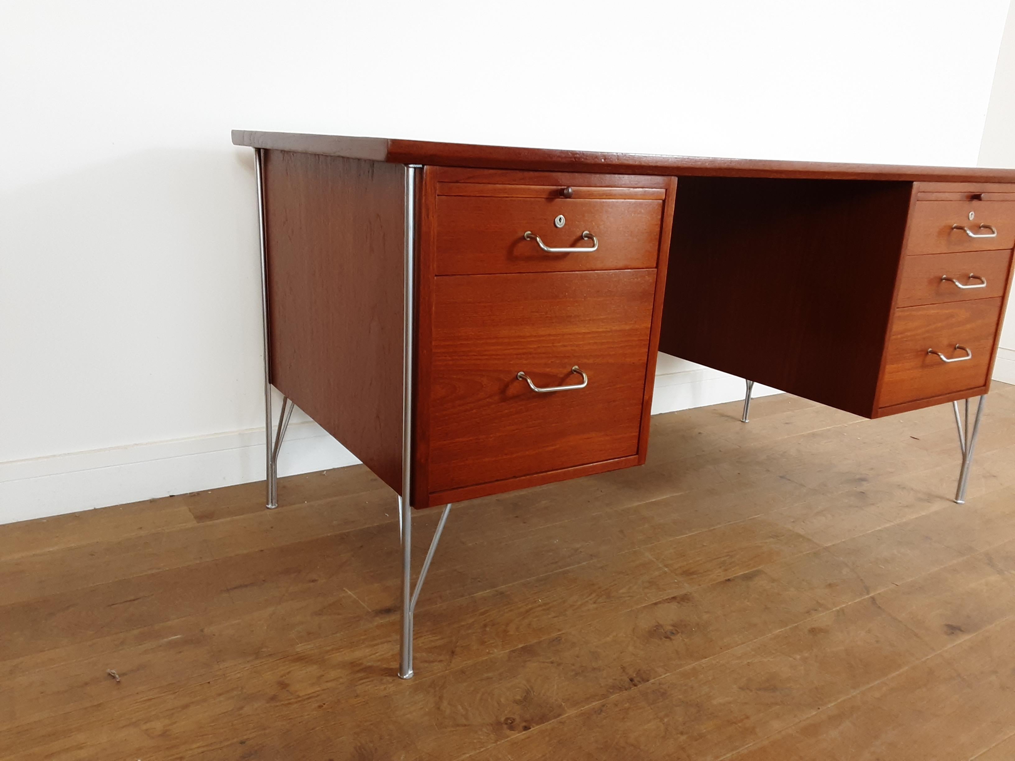 20th Century British Midcentury Teak Desk Designed by John and Sylvia Reid for Stag Furniture For Sale