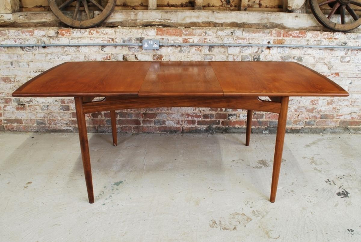 British Midcentury Teak Extending Dining Table & Chairs by G Plan In Good Condition For Sale In London, GB
