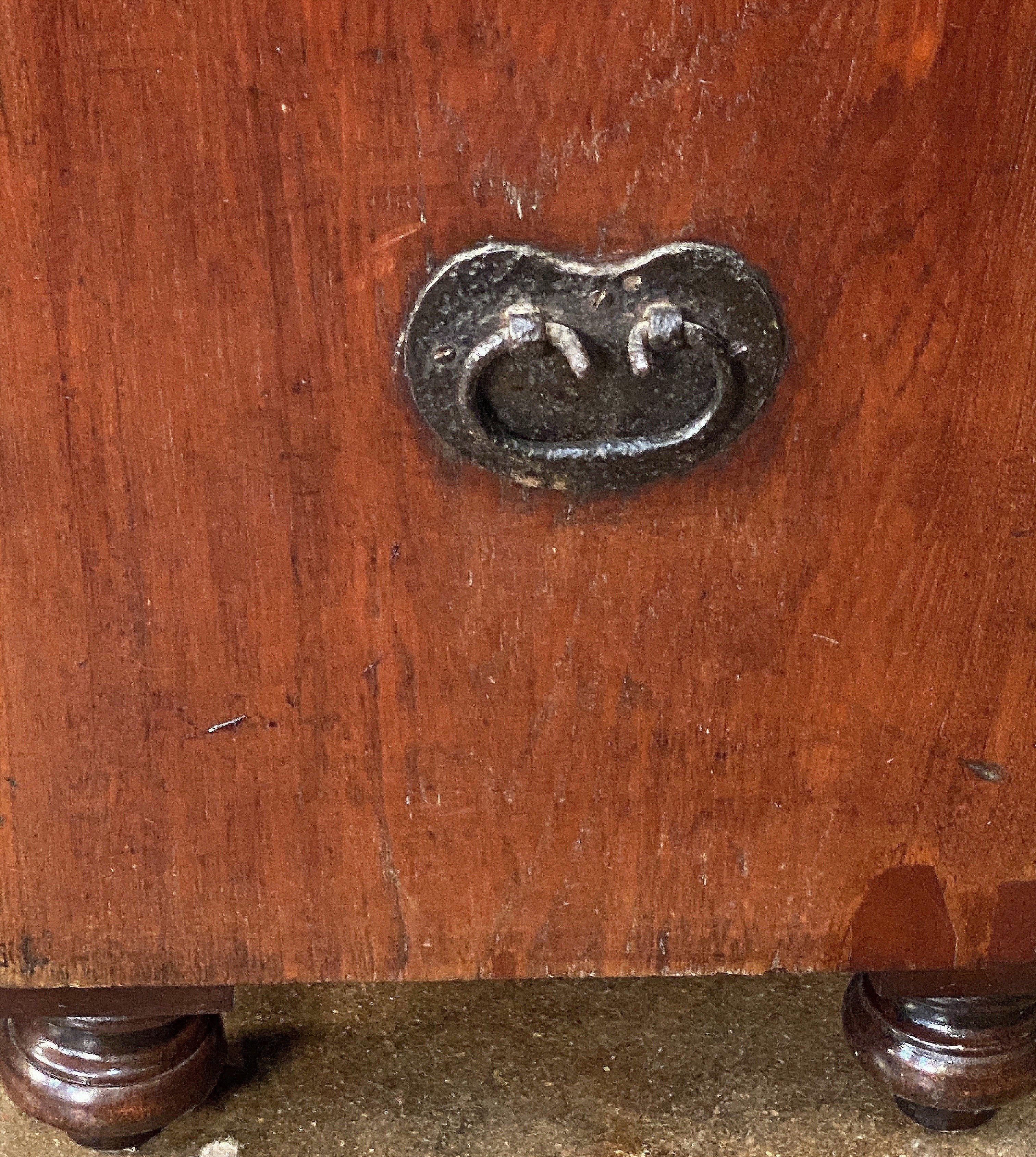 British Military Officer's Campaign Chest or Dresser of Brass-Bound Mahogany in vendita 3