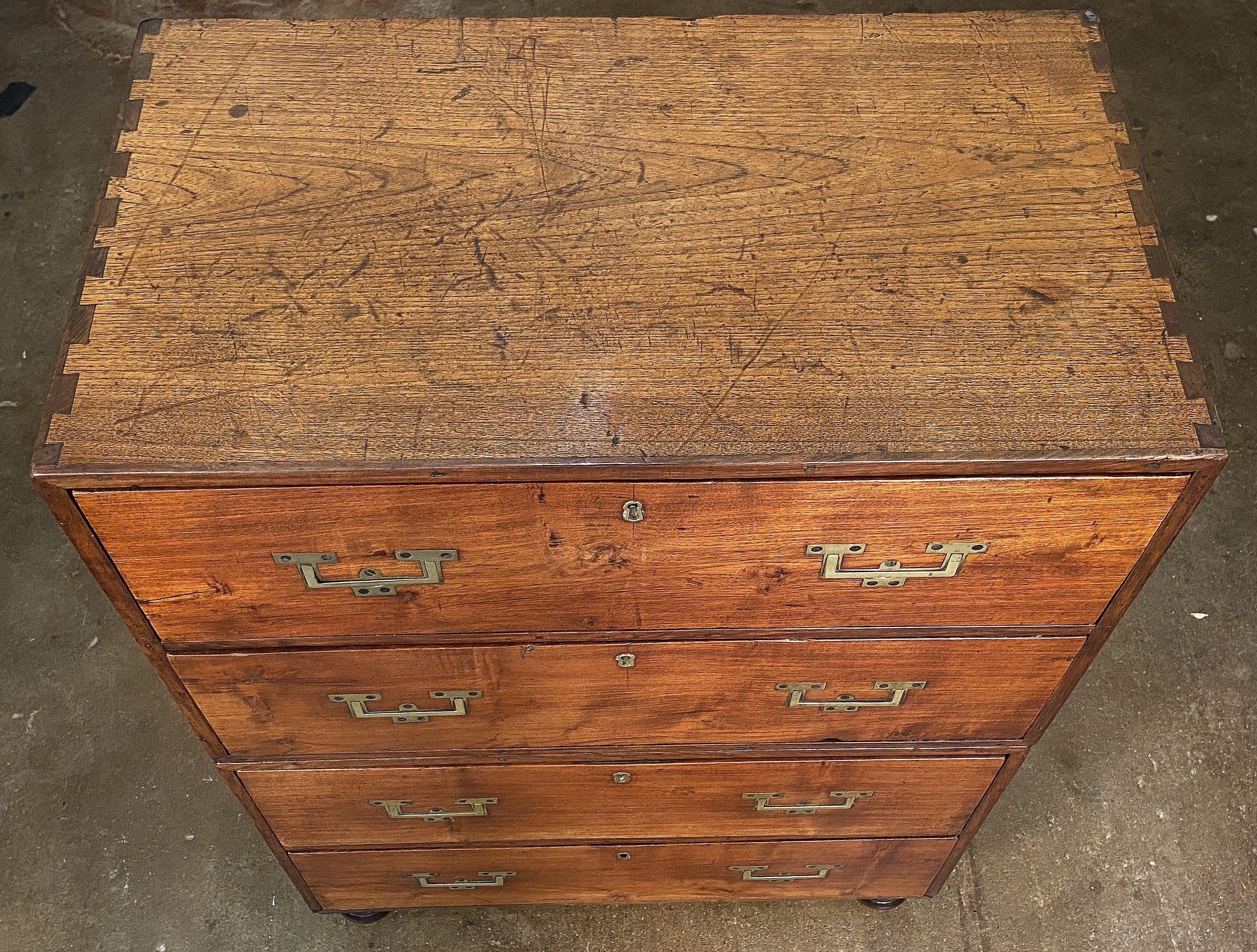 British Military Officer's Campaign Chest or Dresser of Brass-Bound Mahogany in vendita 5