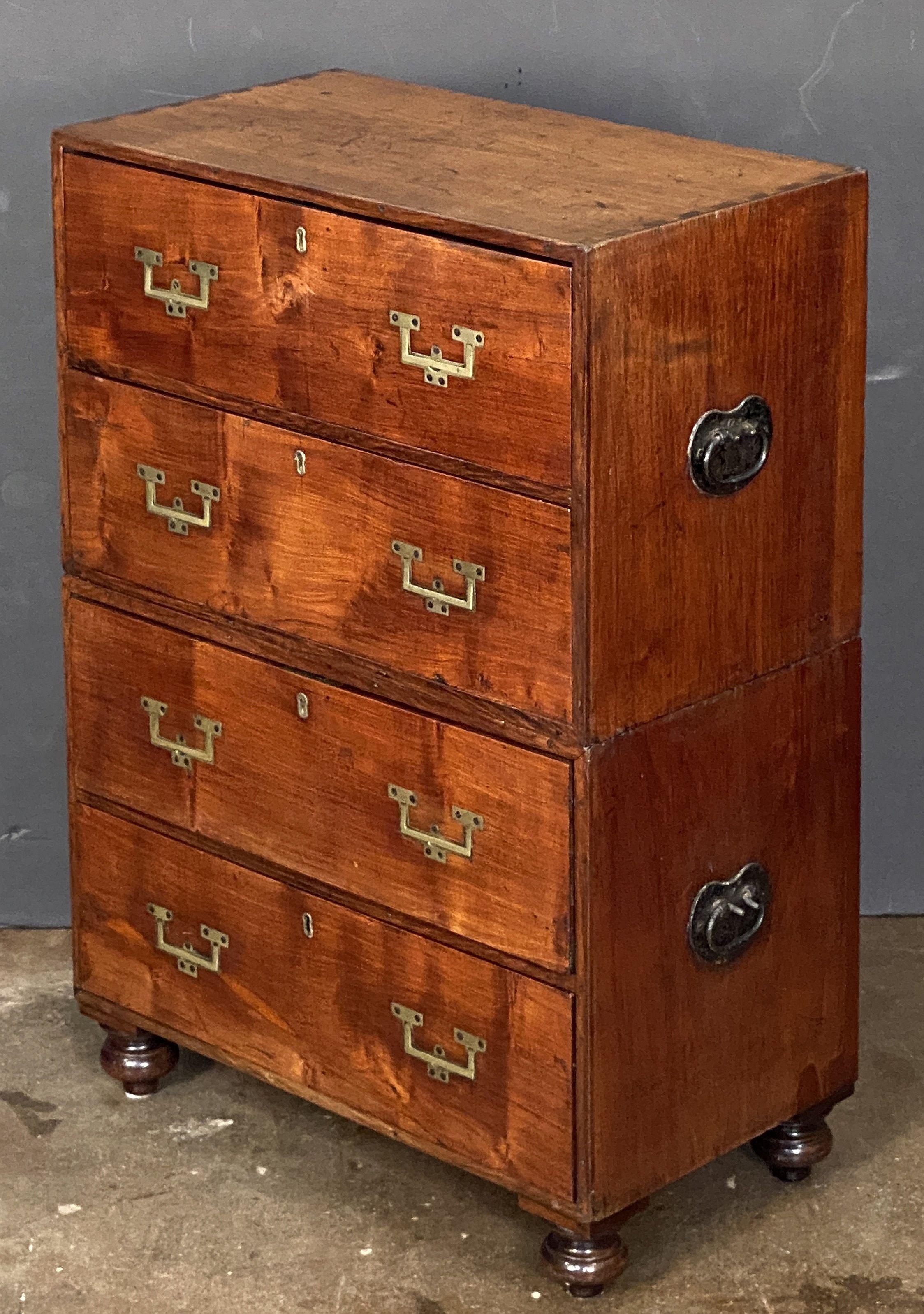 British Military Officer's Campaign Chest or Dresser of Brass-Bound Mahogany in vendita 6