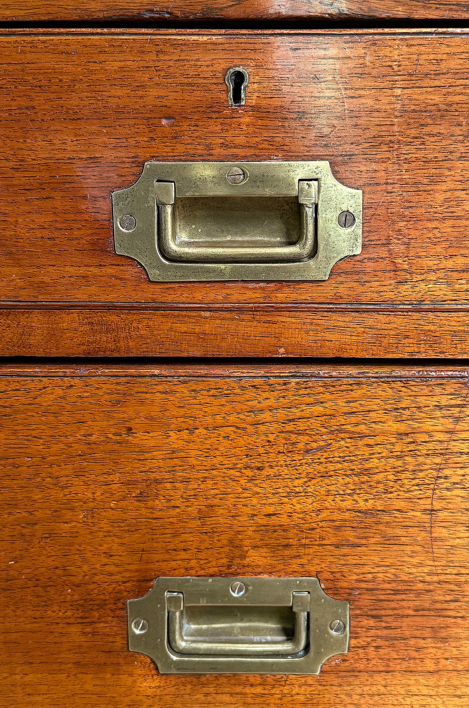Metallo British Military Officer's Campaign Chest or Dresser of Brass-Bound Teak in vendita