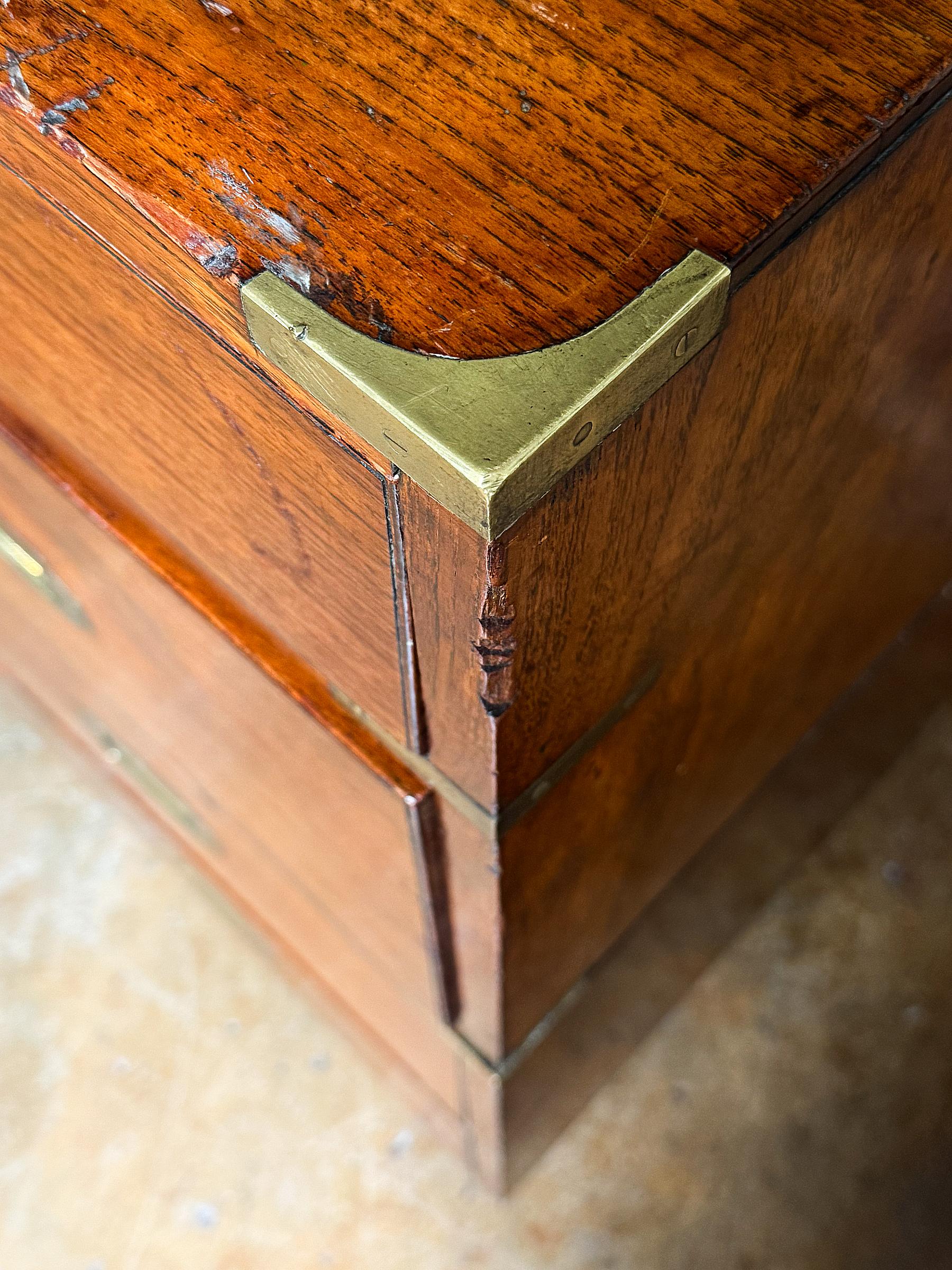 British Military Officer's Campaign Chest or Dresser of Brass-Bound Teak in vendita 2