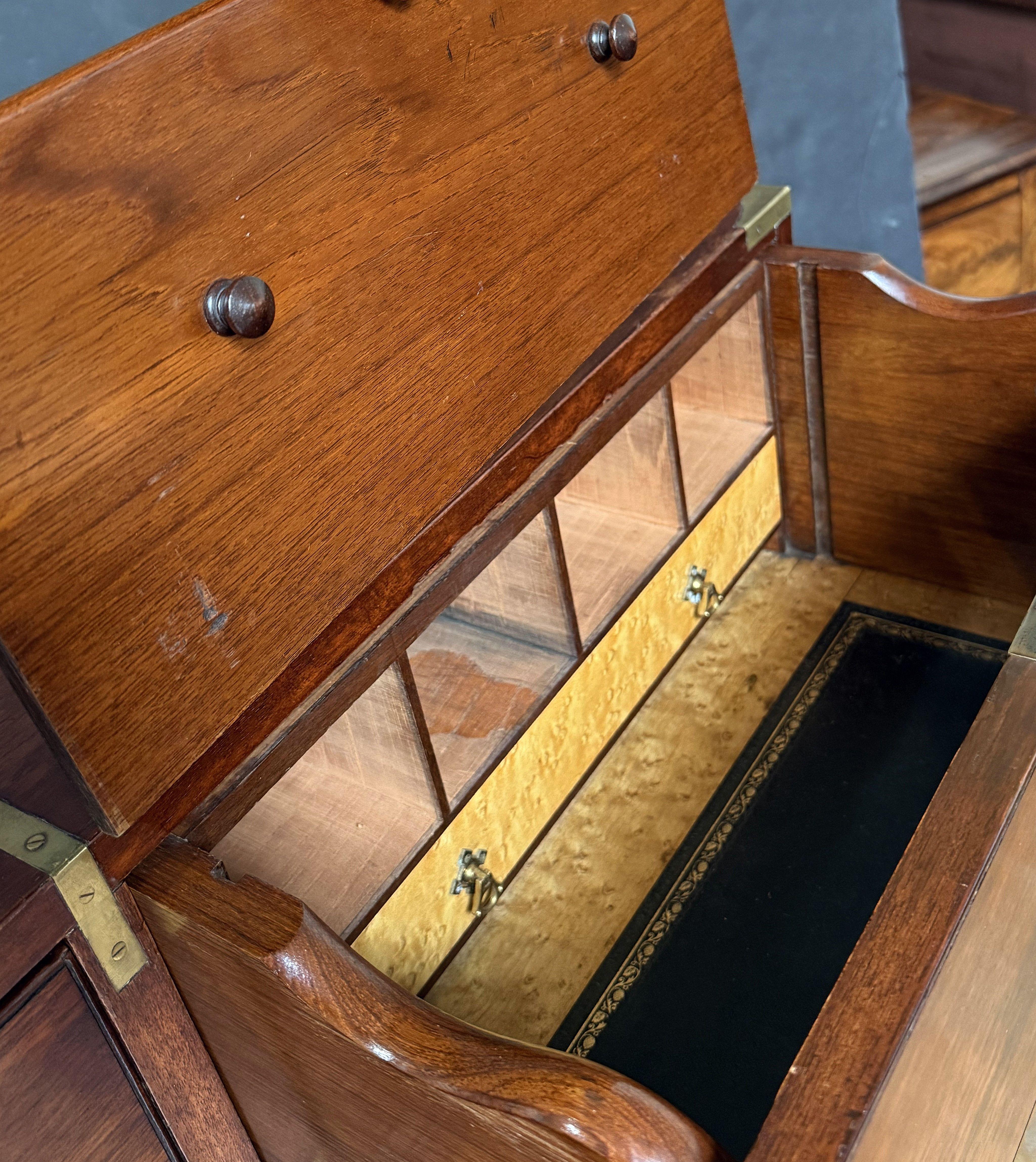 British Military Officer's Campaign Secretary Chest of Brass-Bound Wood in vendita 1
